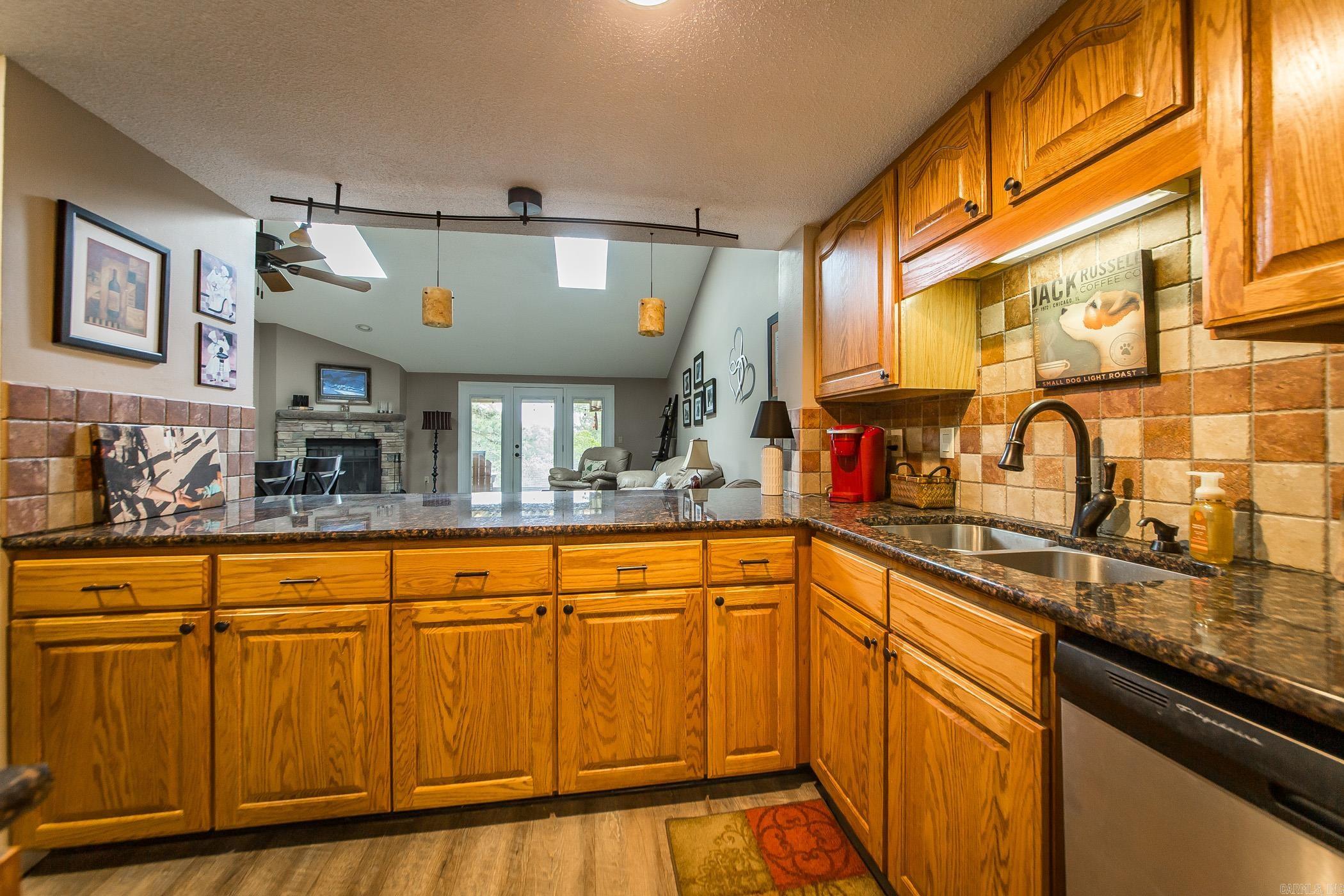 COUNTRY CLUB RIDGE TOWN - Residential