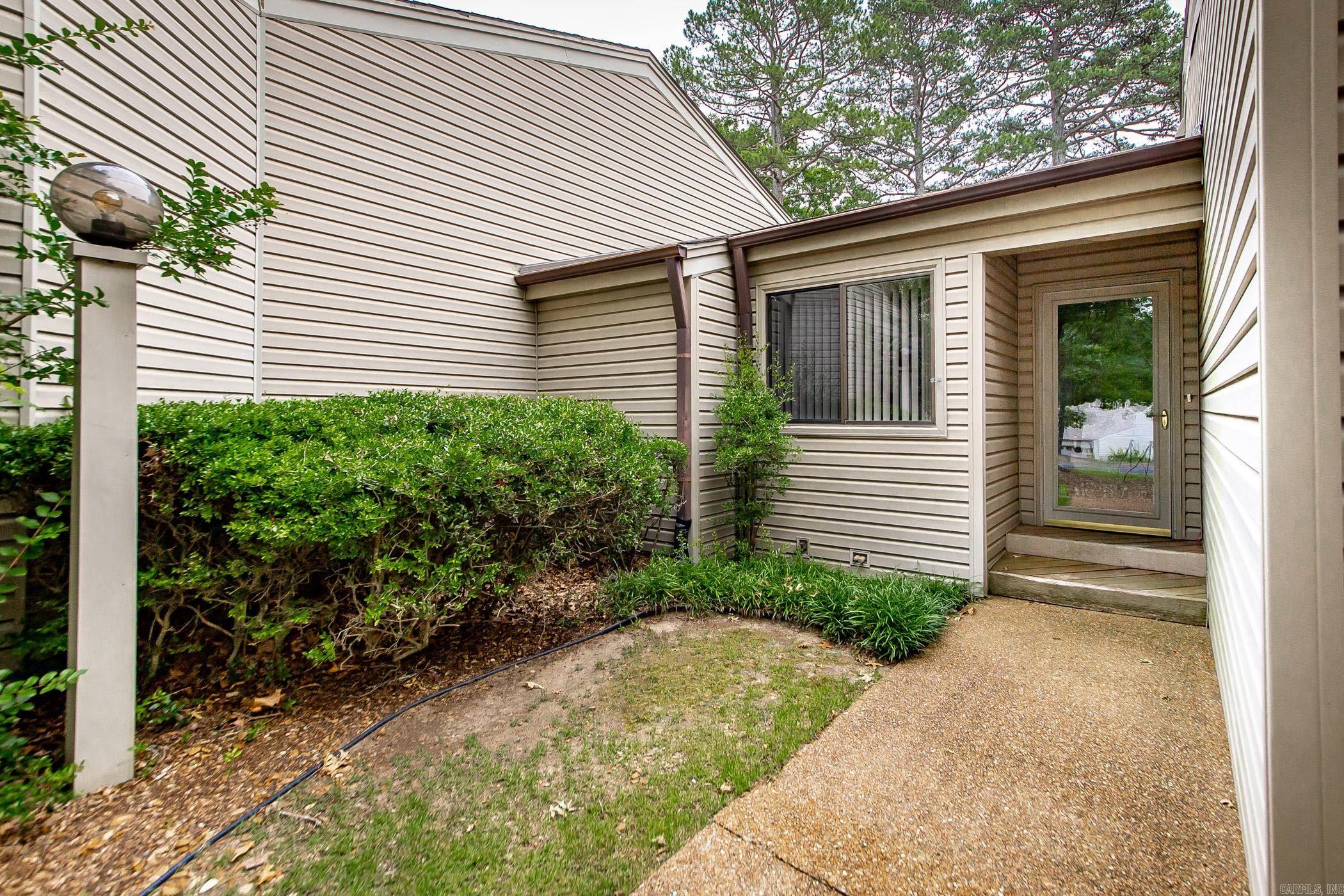 COUNTRY CLUB RIDGE TOWN - Residential