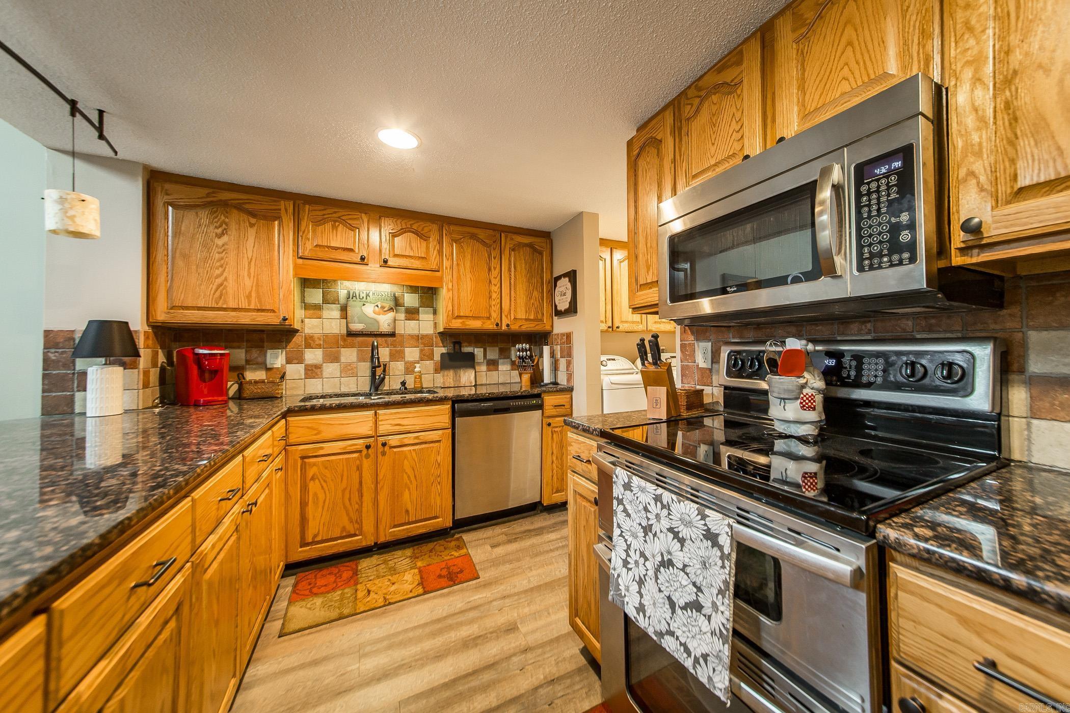 COUNTRY CLUB RIDGE TOWN - Residential