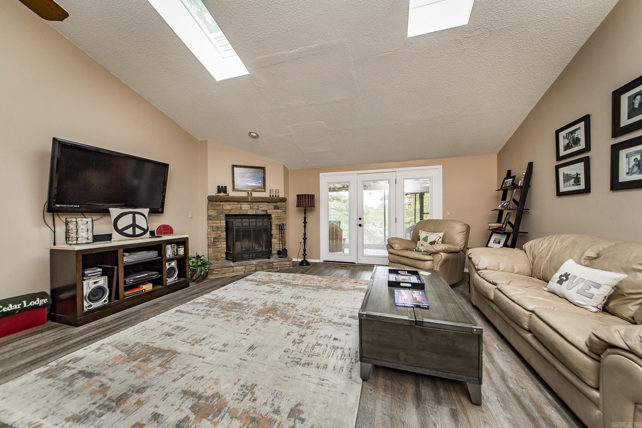 COUNTRY CLUB RIDGE TOWN - Residential