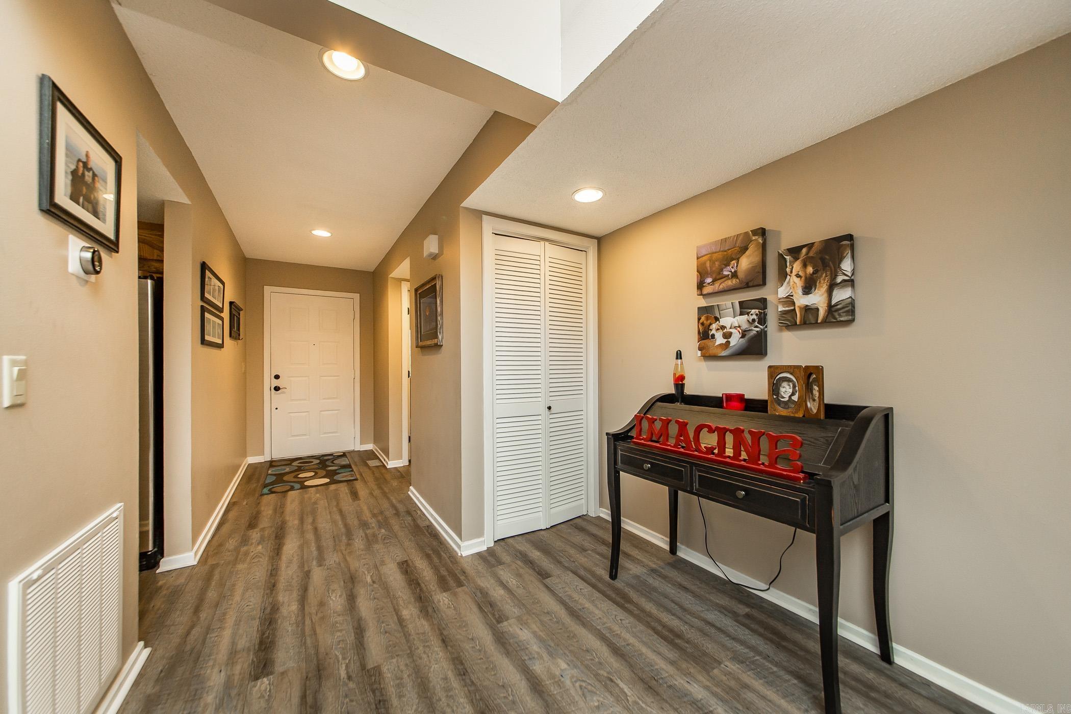 COUNTRY CLUB RIDGE TOWN - Residential