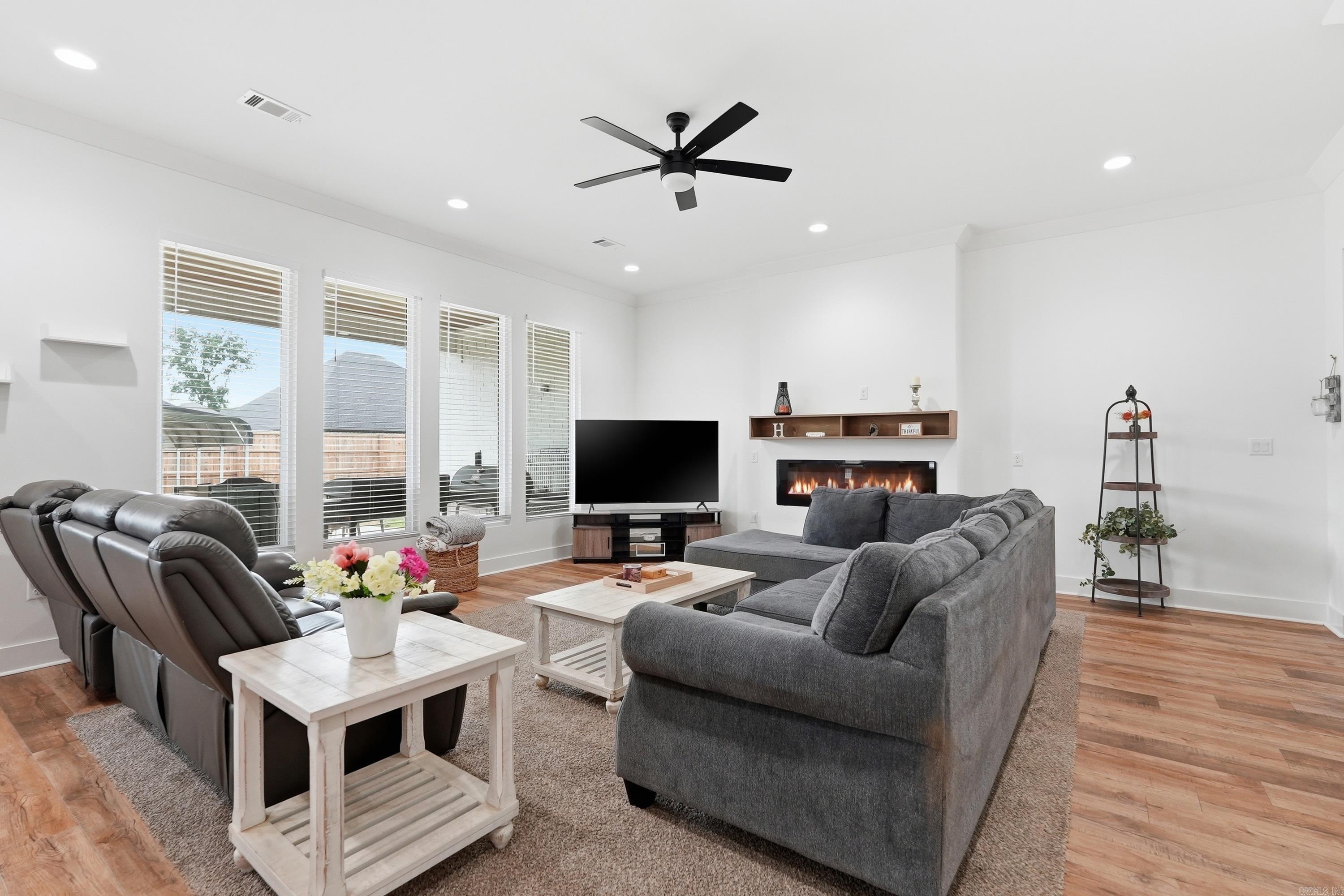 IVY PLACE - Residential