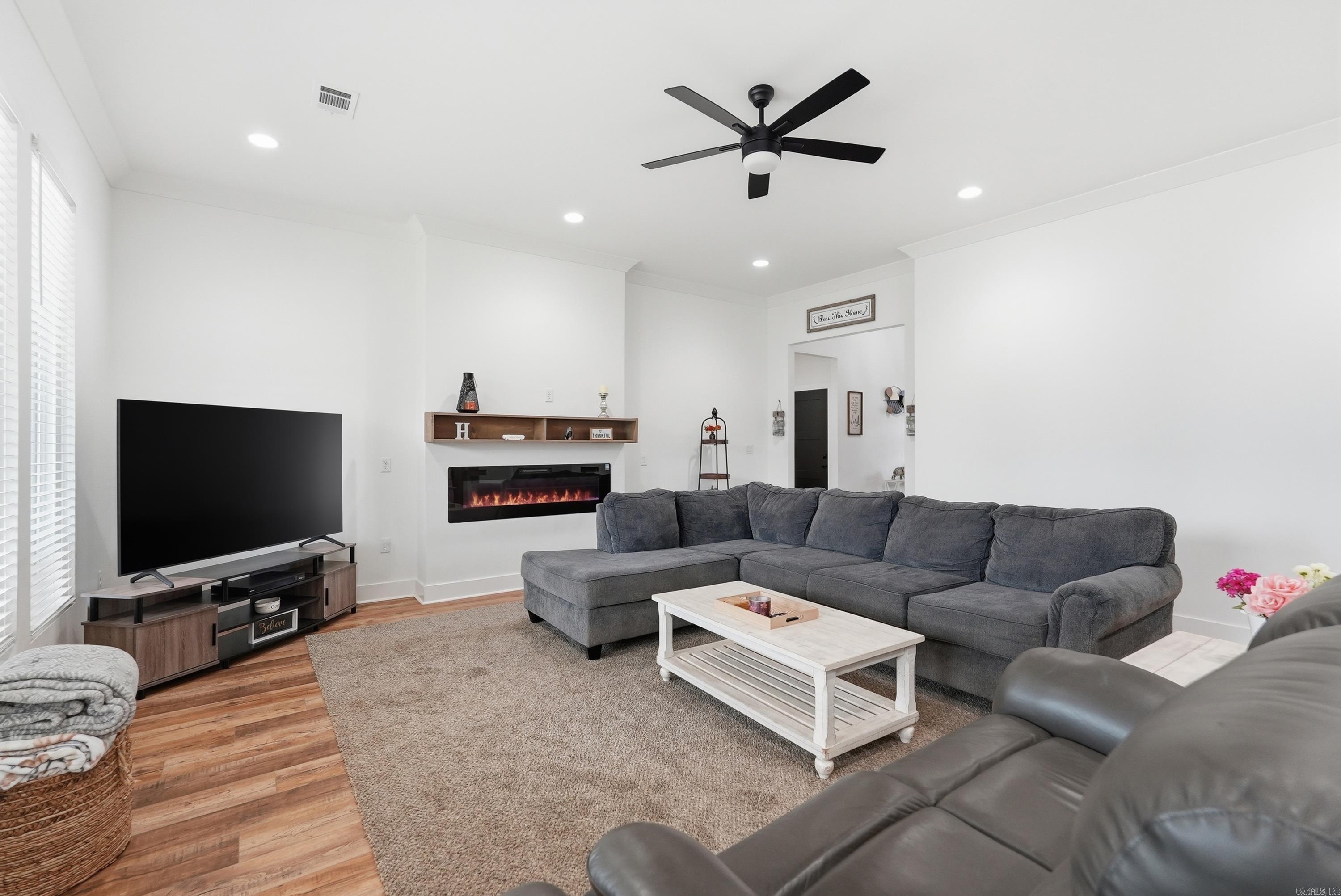 IVY PLACE - Residential