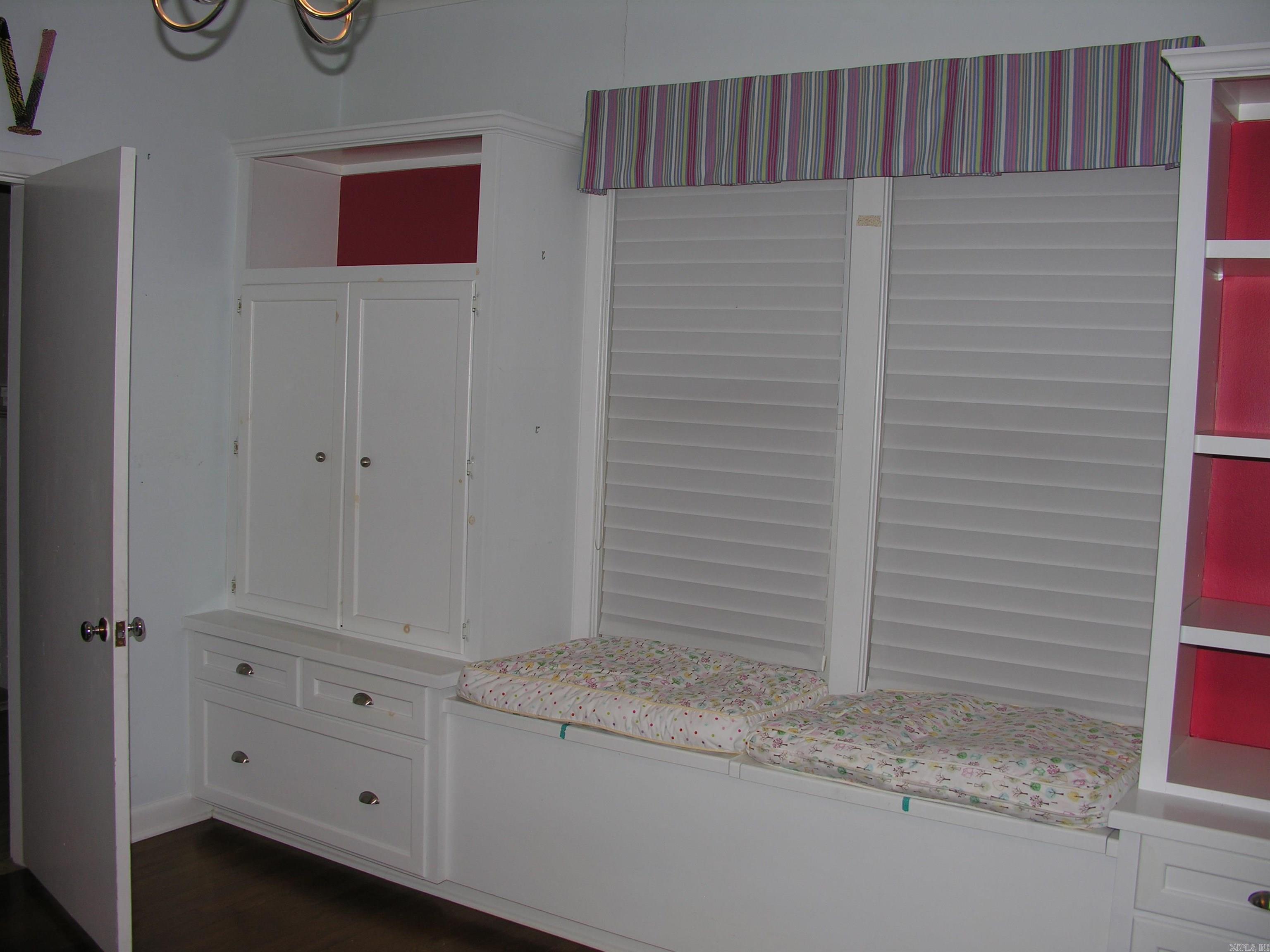 MELLORS 2ND - Residential