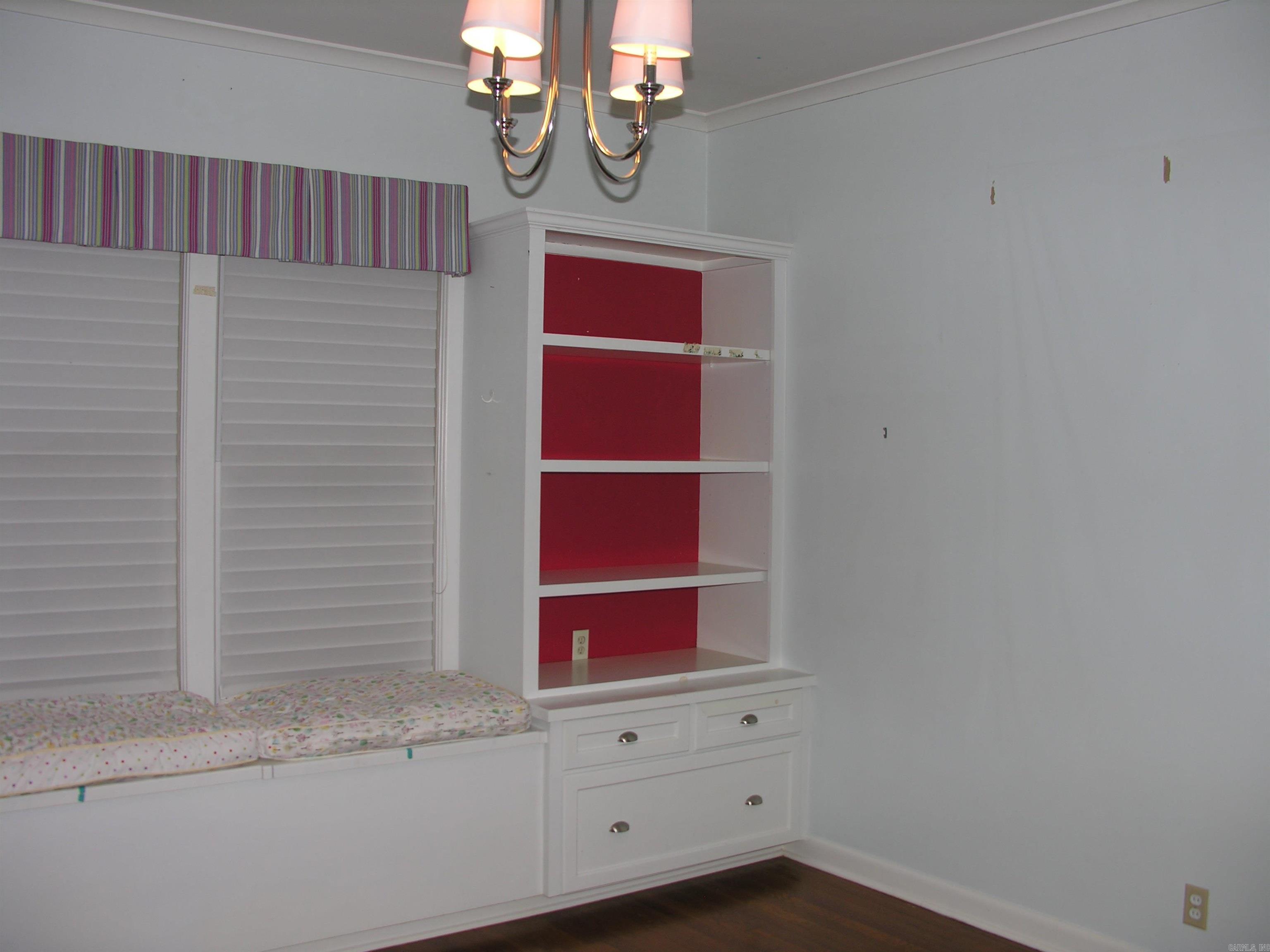 MELLORS 2ND - Residential