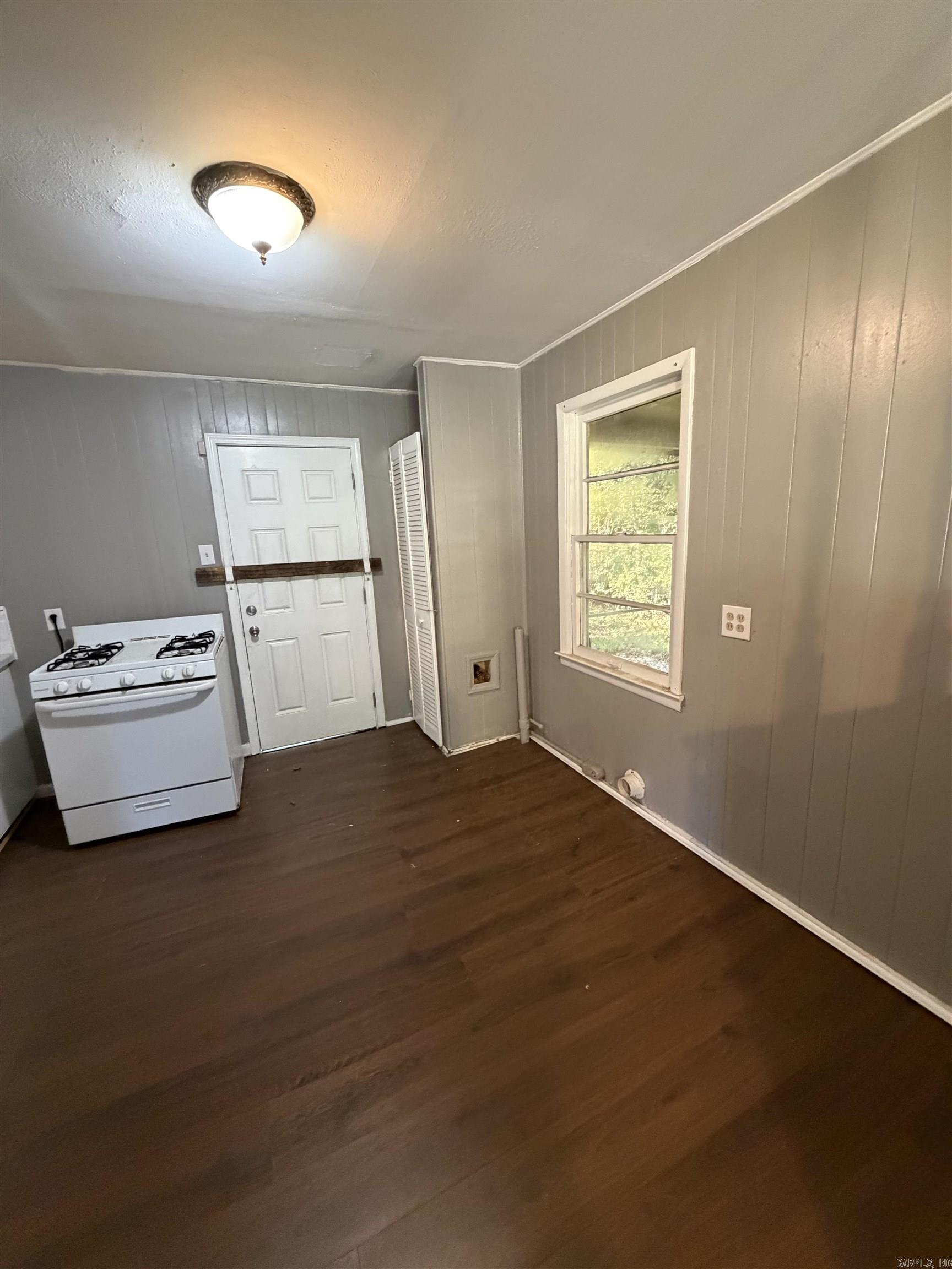 ROLLING HILLS - Residential