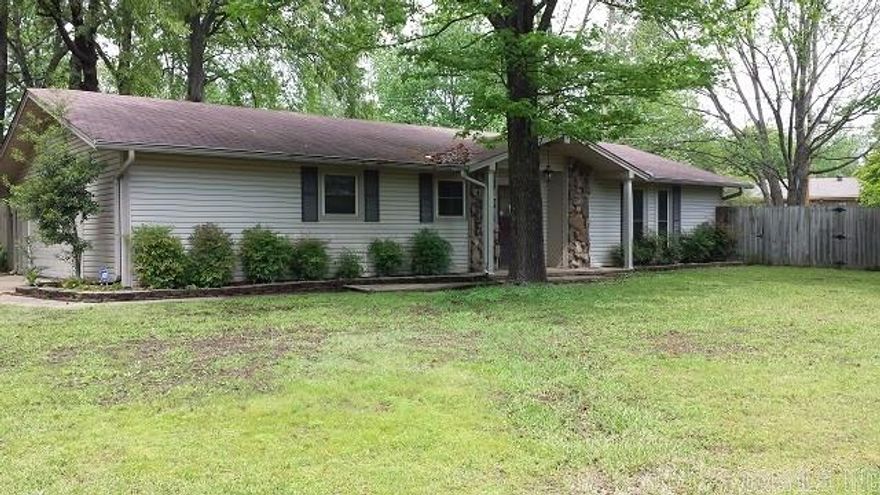 AWESOME HOME! This three bedroom 1 1/2 bath home features a large Greatroom with wood burning stove and a whole wall of bookcases! Nice sized kitchen and a huge lot with a fully fenced yard. Don't miss this one. It is close to schools, shopping, freeway and LRAFB.
