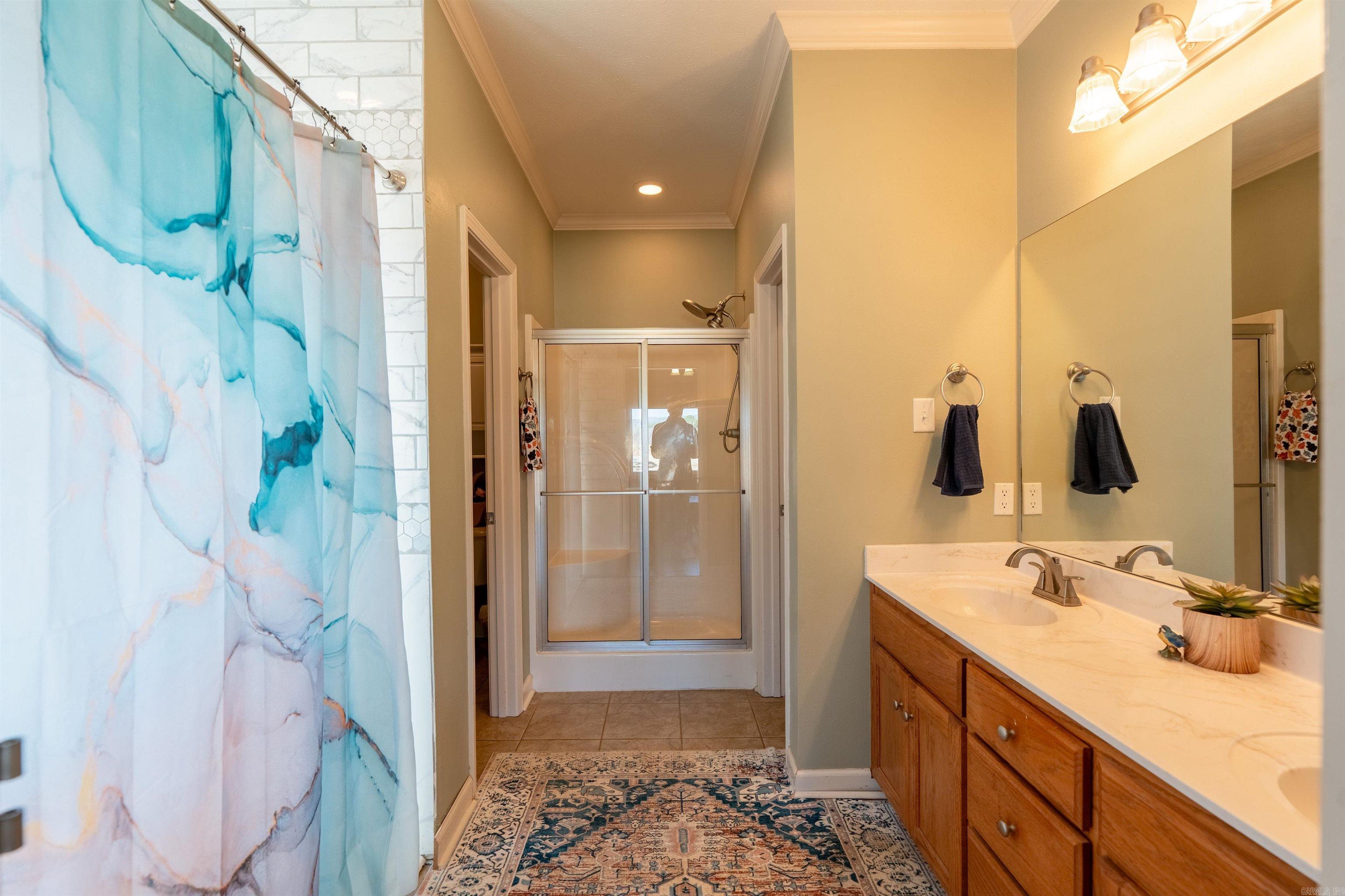 LOST CREEK - Residential