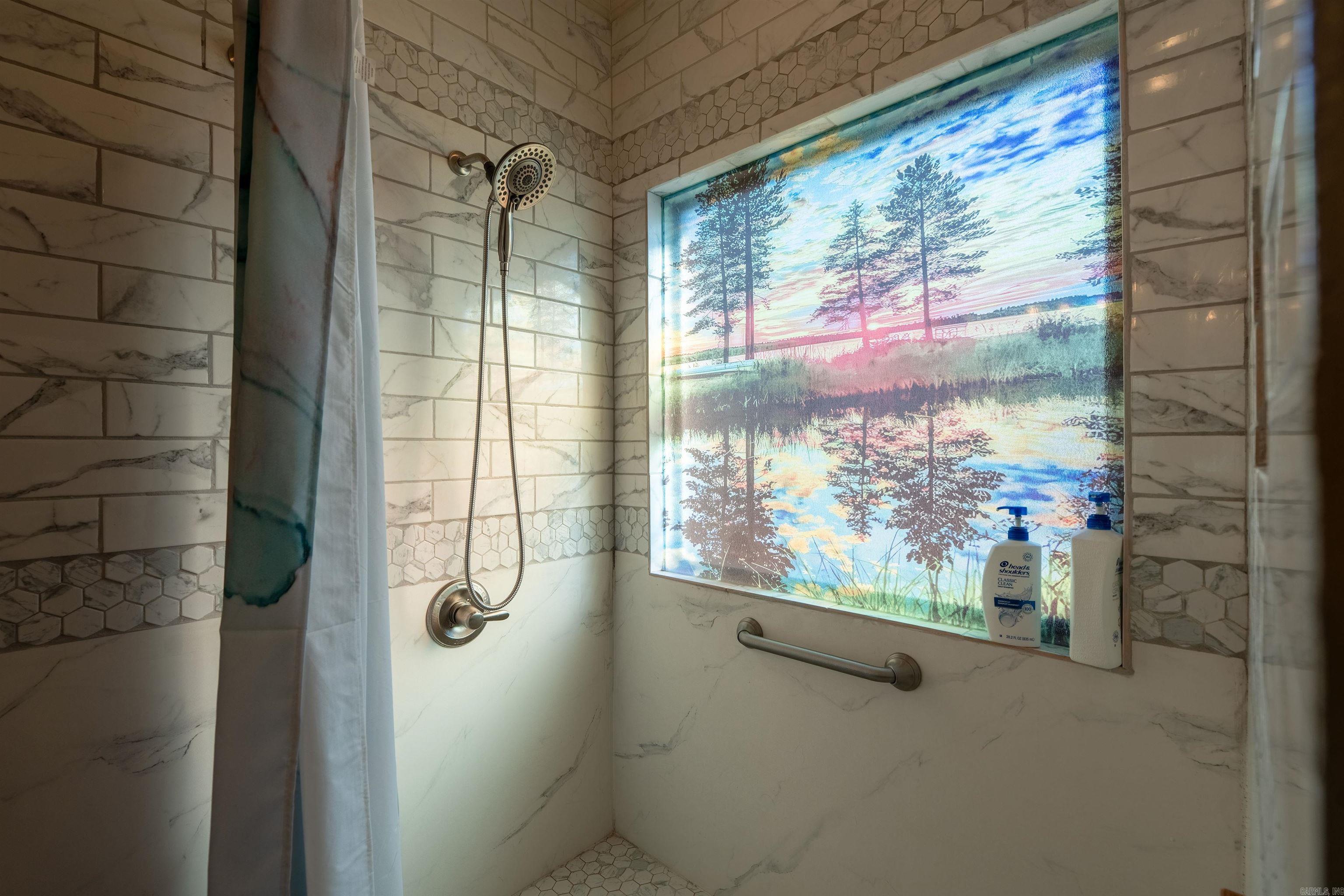 LOST CREEK - Residential