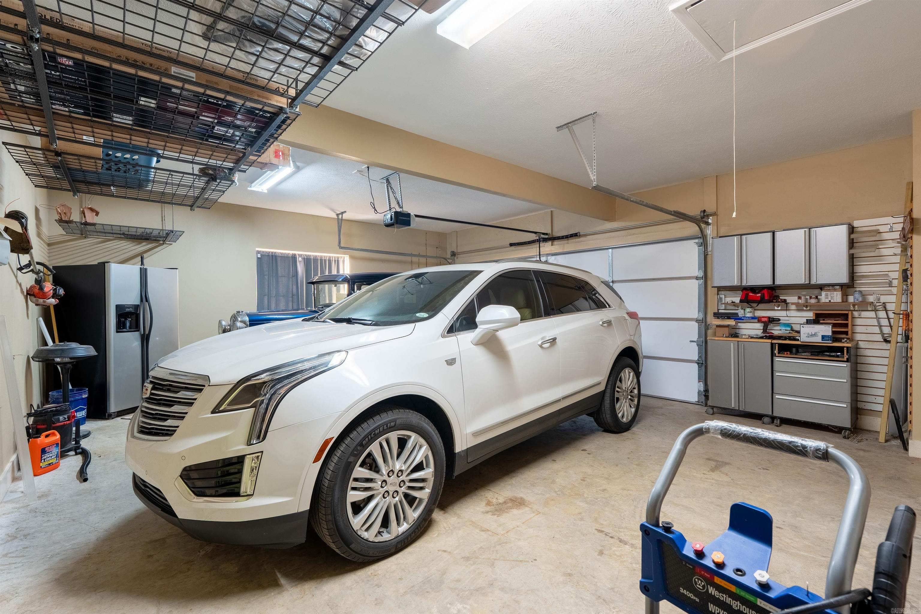 LOST CREEK - Residential