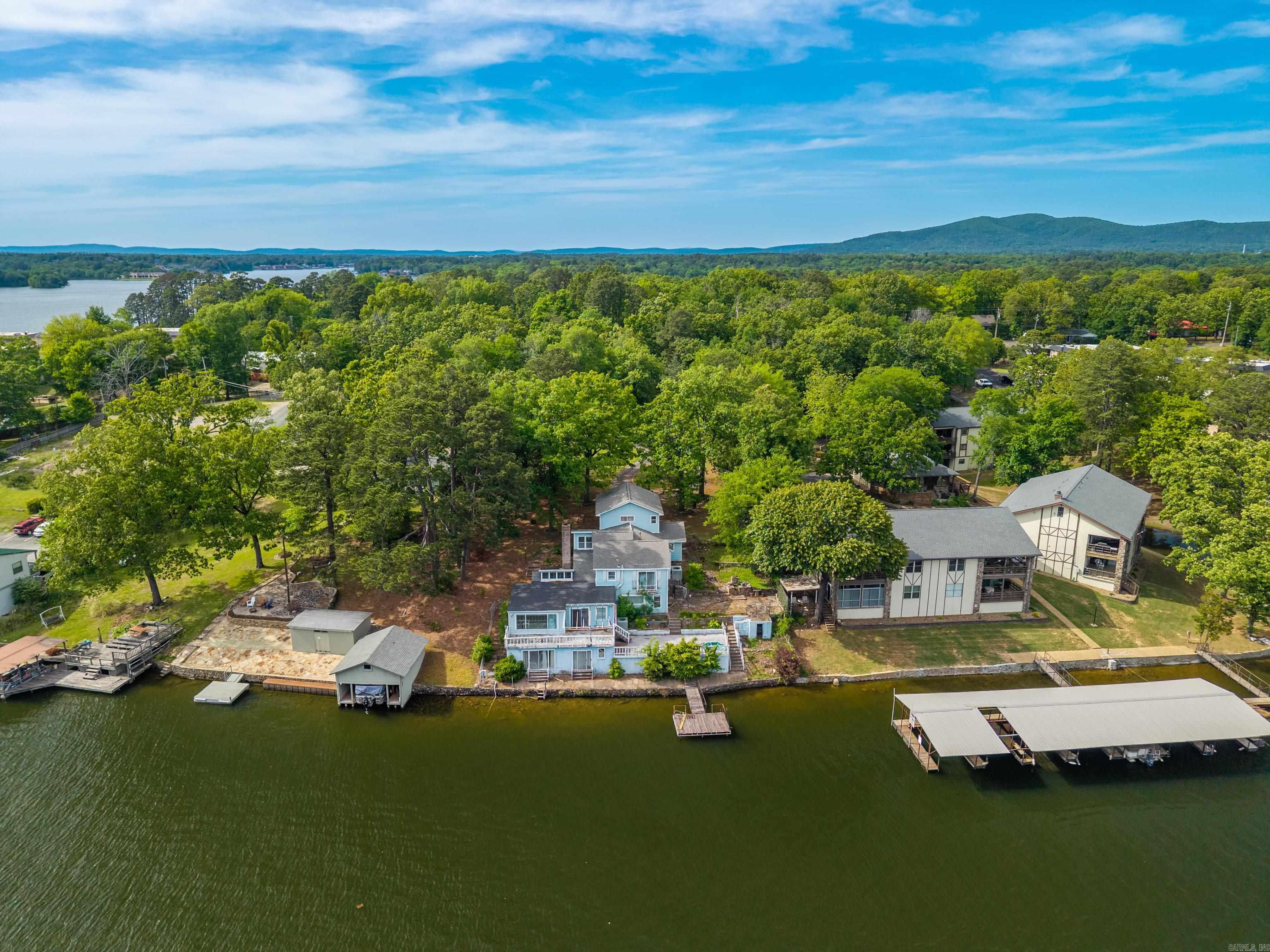 TWIN POINTS - Residential