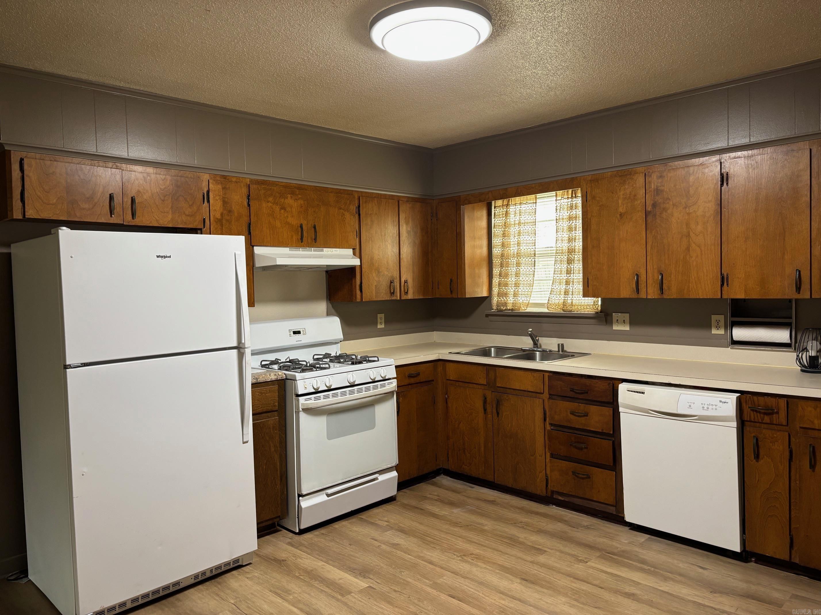 MELANIE PARK - Residential