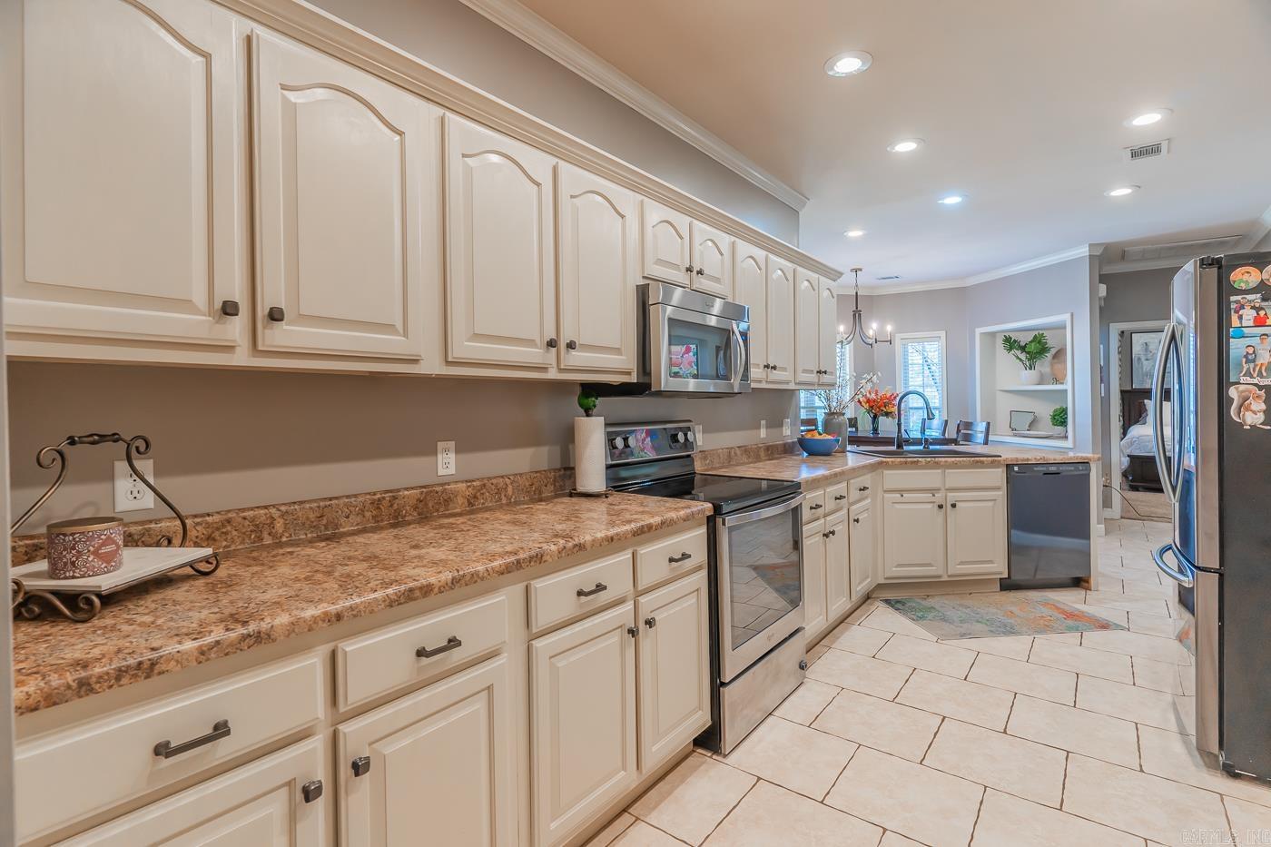 LAYMAN CREST ESTATES - Residential