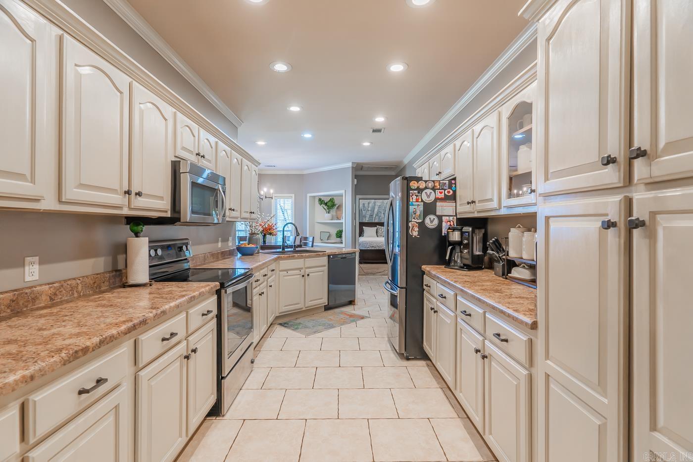 LAYMAN CREST ESTATES - Residential