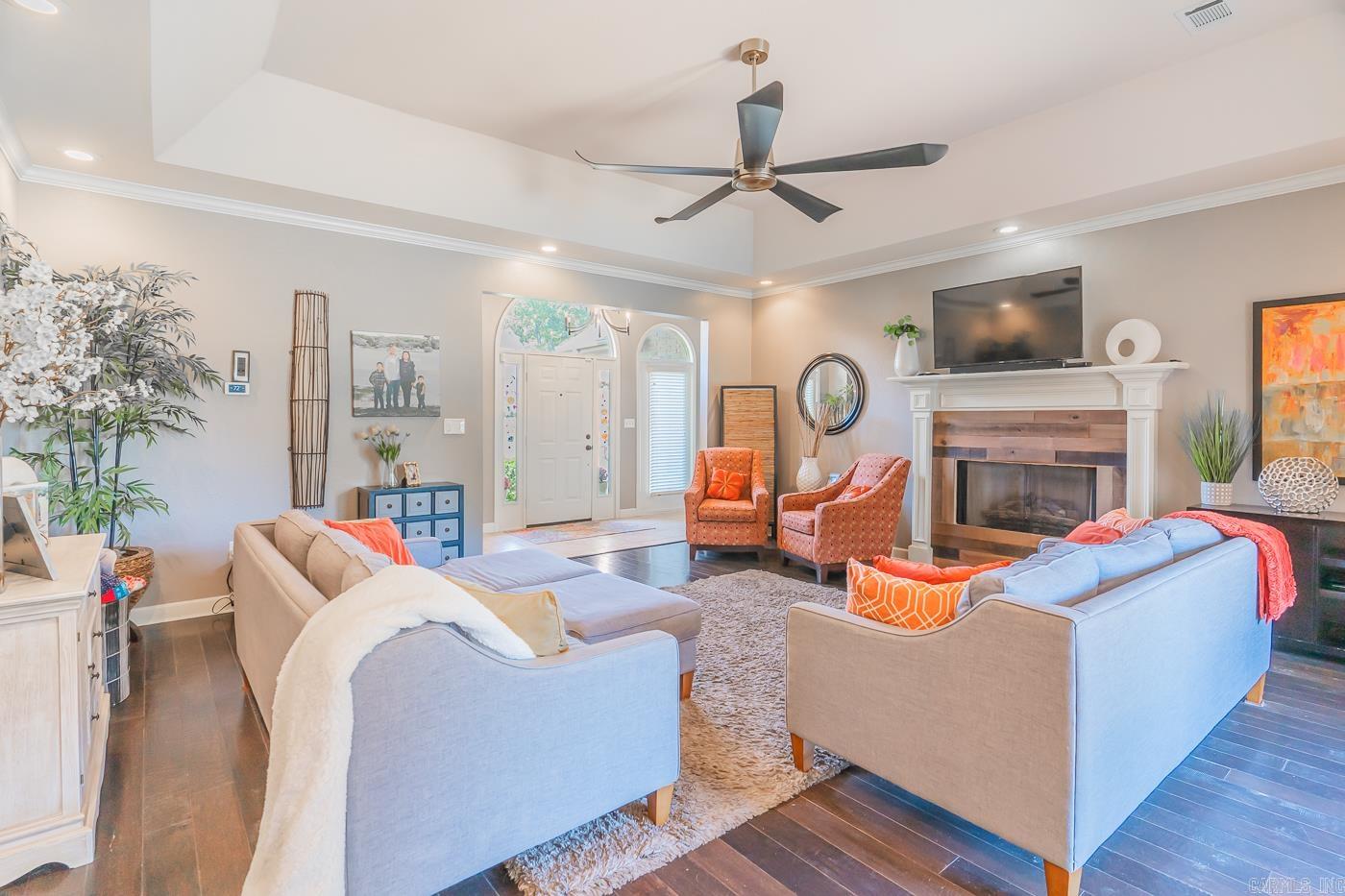 LAYMAN CREST ESTATES - Residential