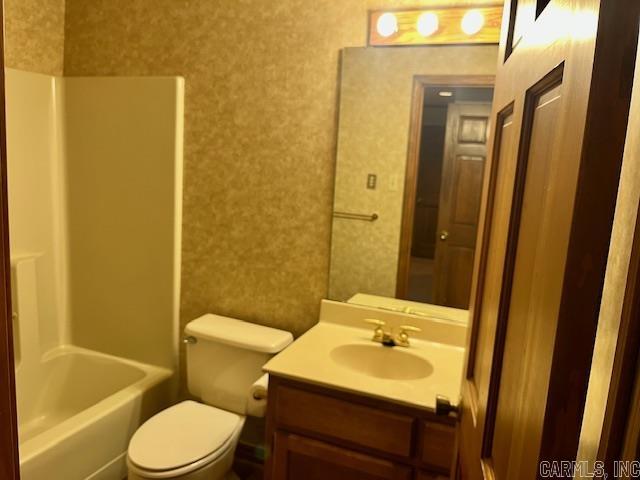 SECLUDED HILLS EST - Residential