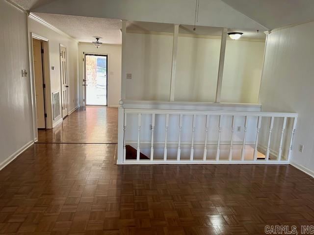 SECLUDED HILLS EST - Residential