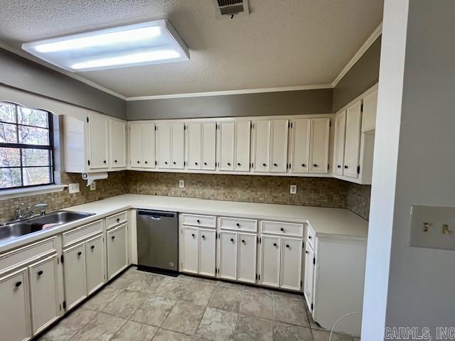 SECLUDED HILLS EST - Residential