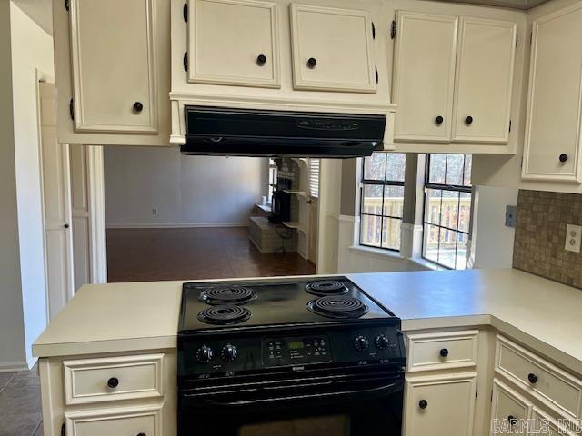 SECLUDED HILLS EST - Residential