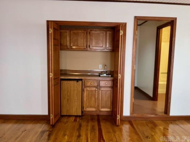 SECLUDED HILLS EST - Residential