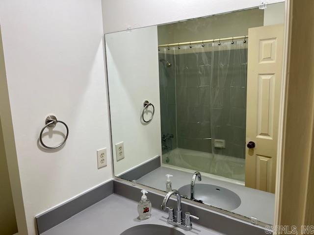 SECLUDED HILLS EST - Residential