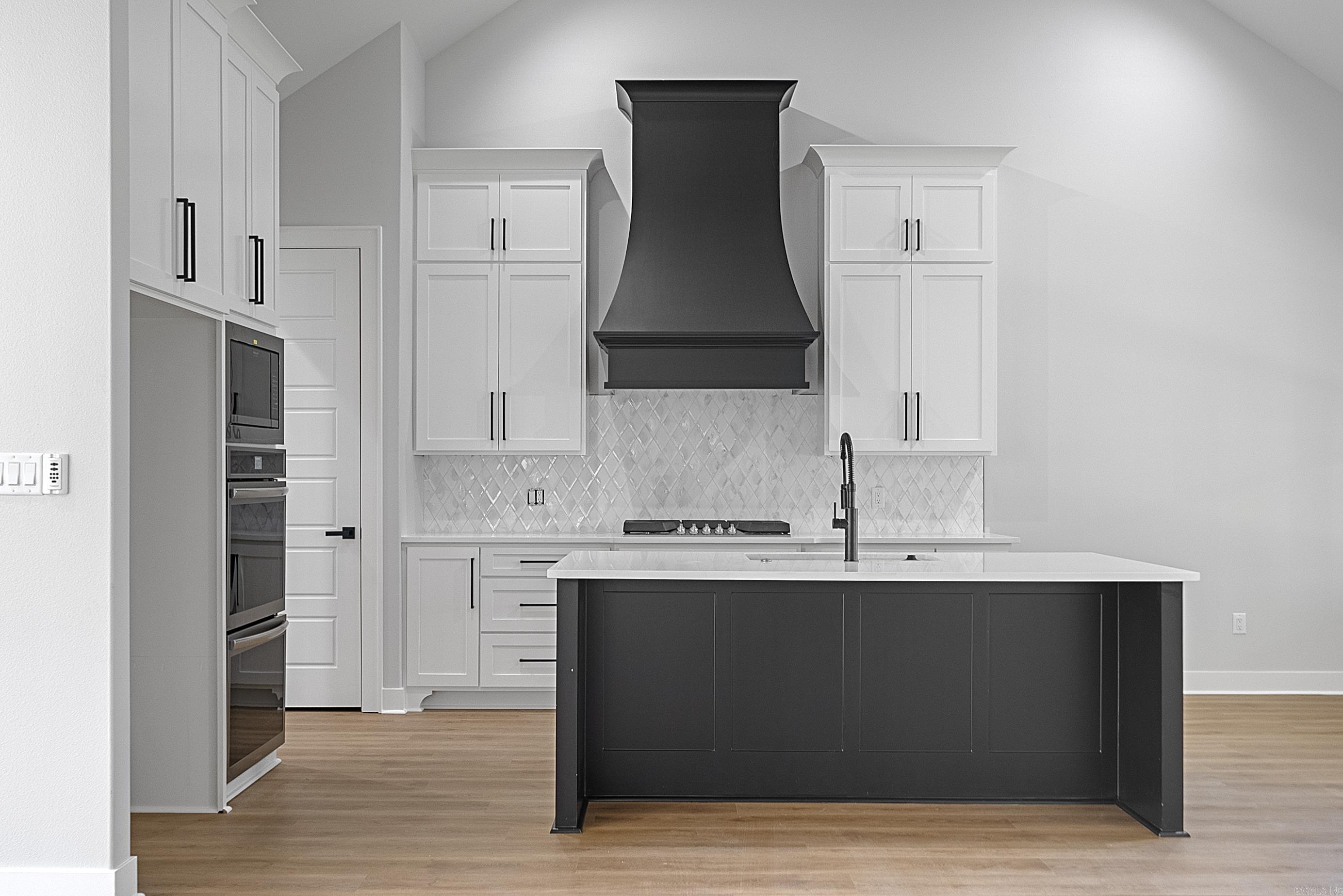 ARLINGTON PARK - Residential