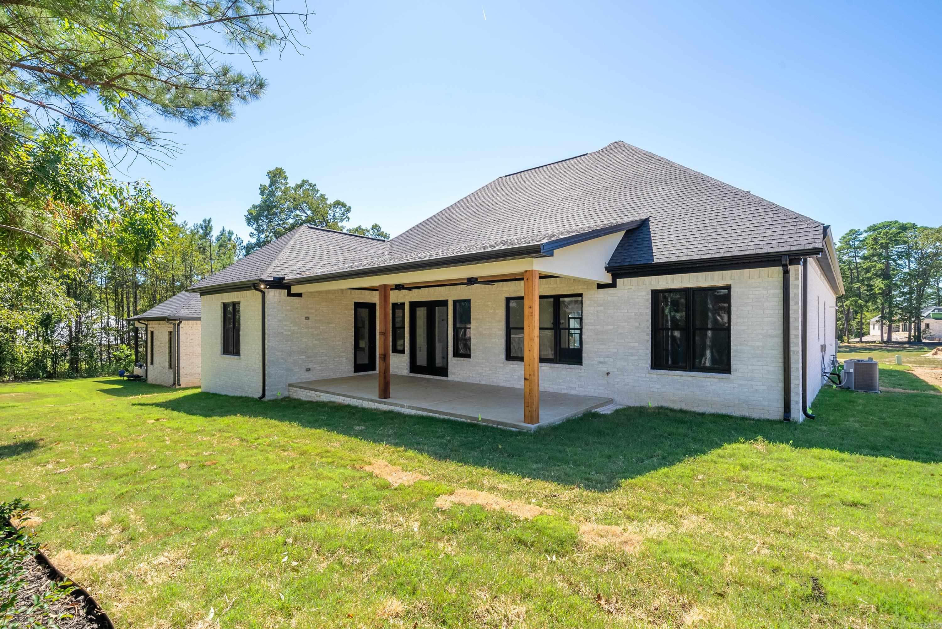ARLINGTON PARK - Residential