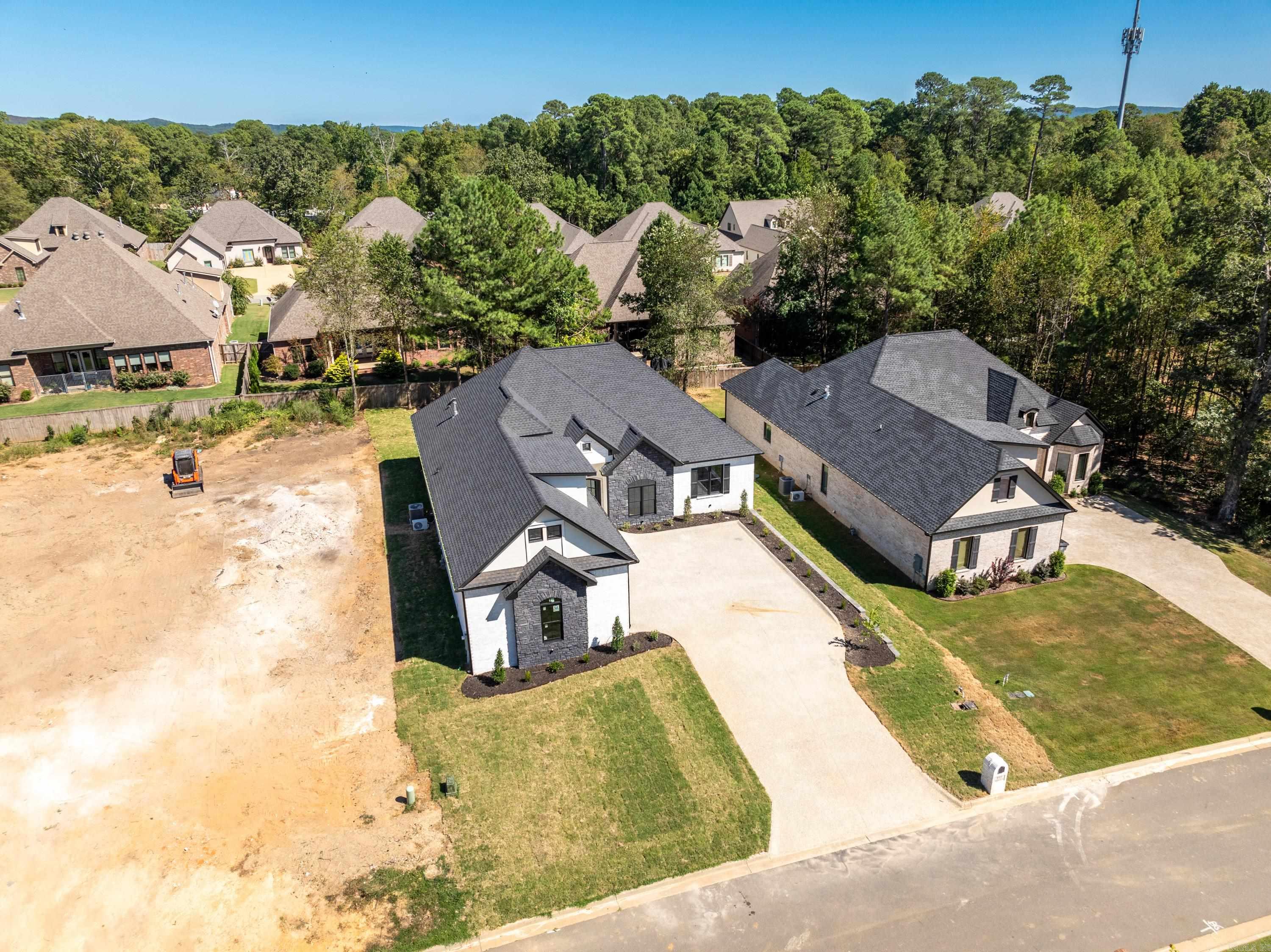 ARLINGTON PARK - Residential