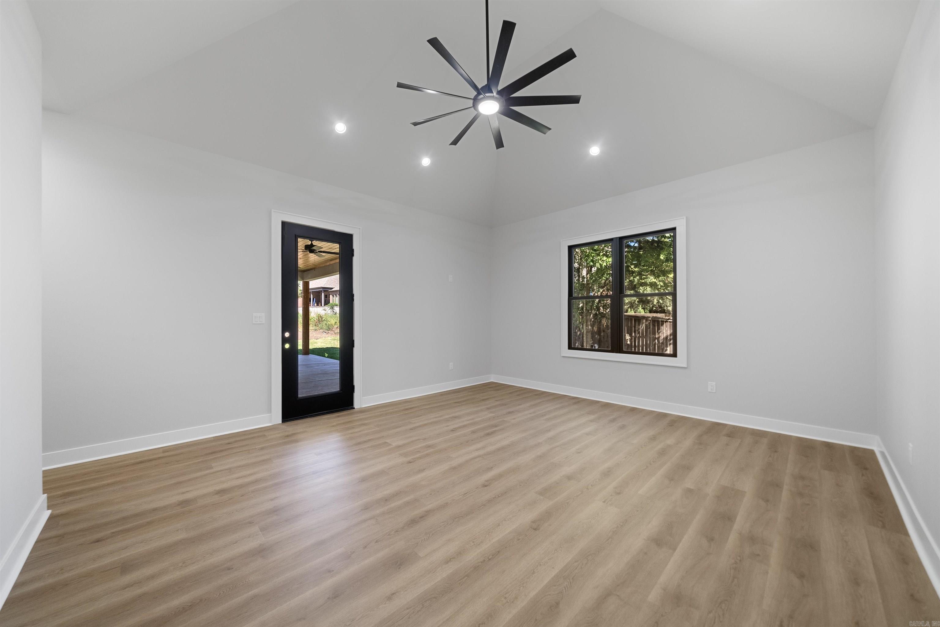 ARLINGTON PARK - Residential