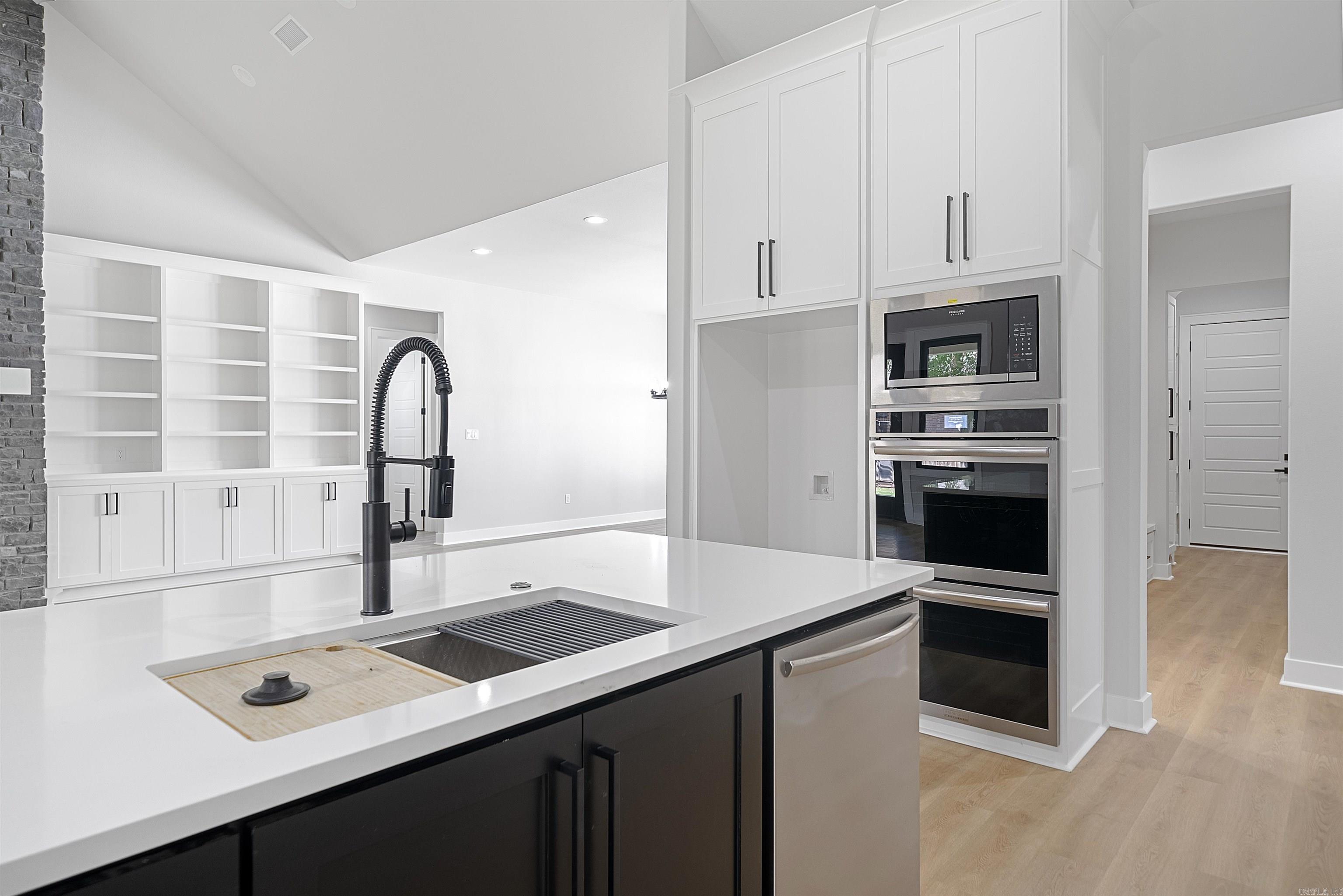 ARLINGTON PARK - Residential