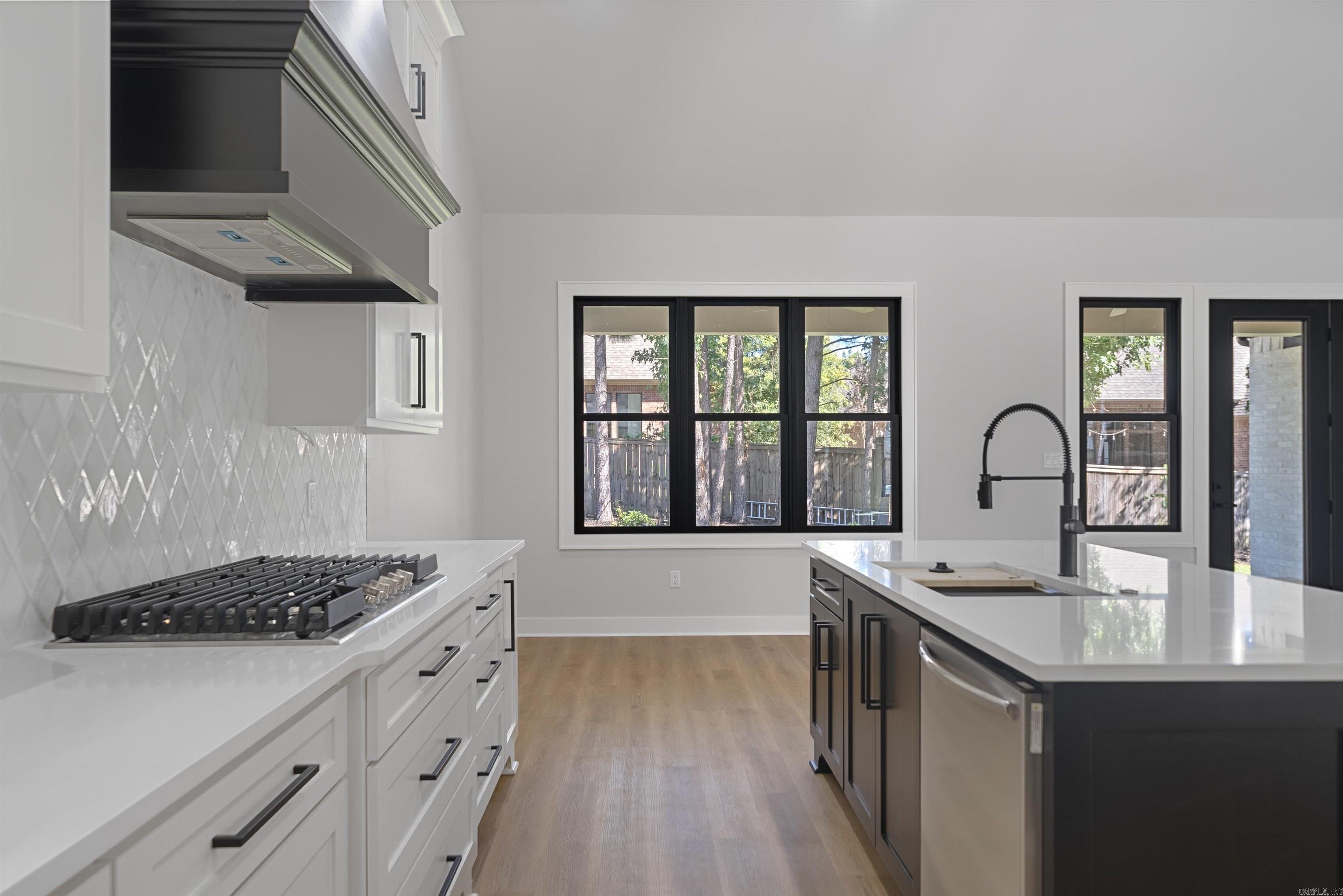 ARLINGTON PARK - Residential