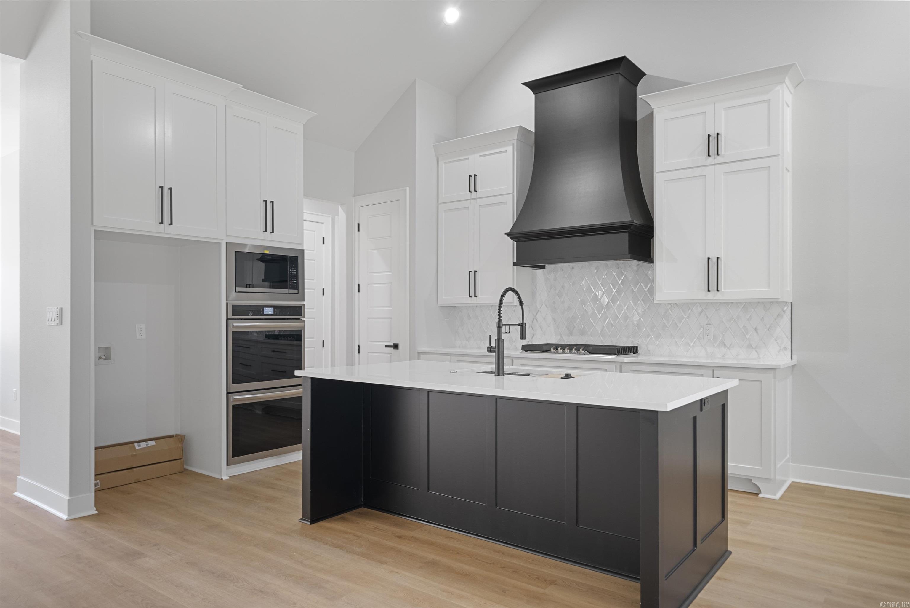 ARLINGTON PARK - Residential