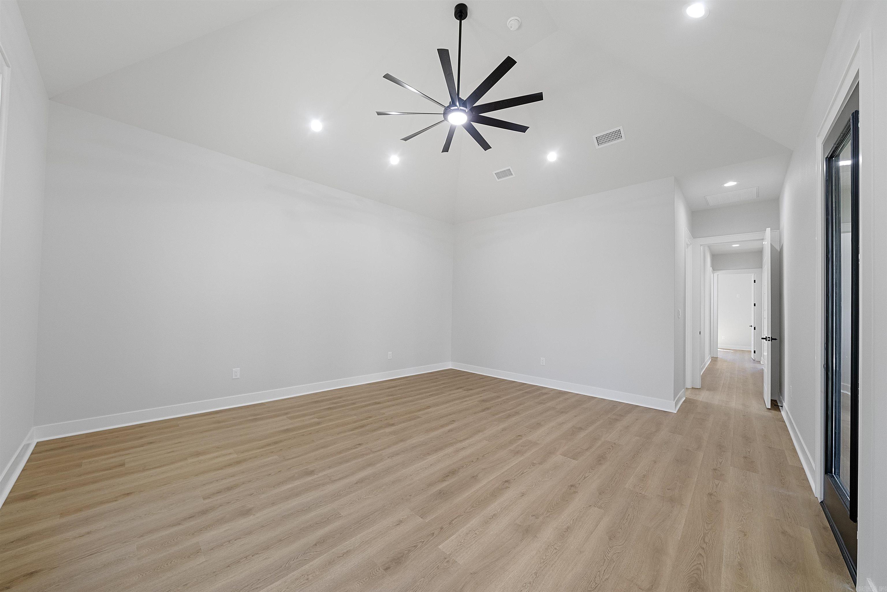 ARLINGTON PARK - Residential