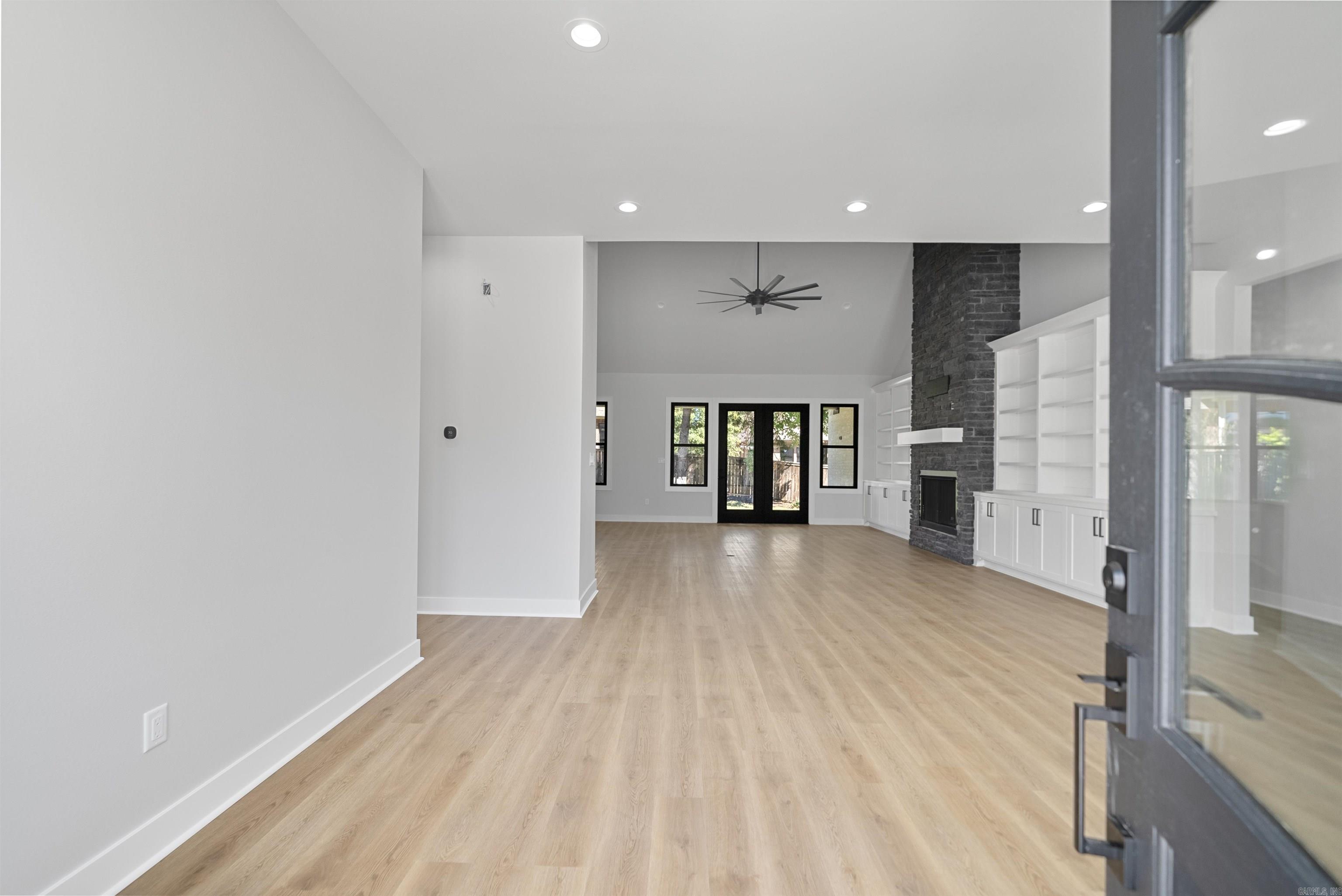 ARLINGTON PARK - Residential
