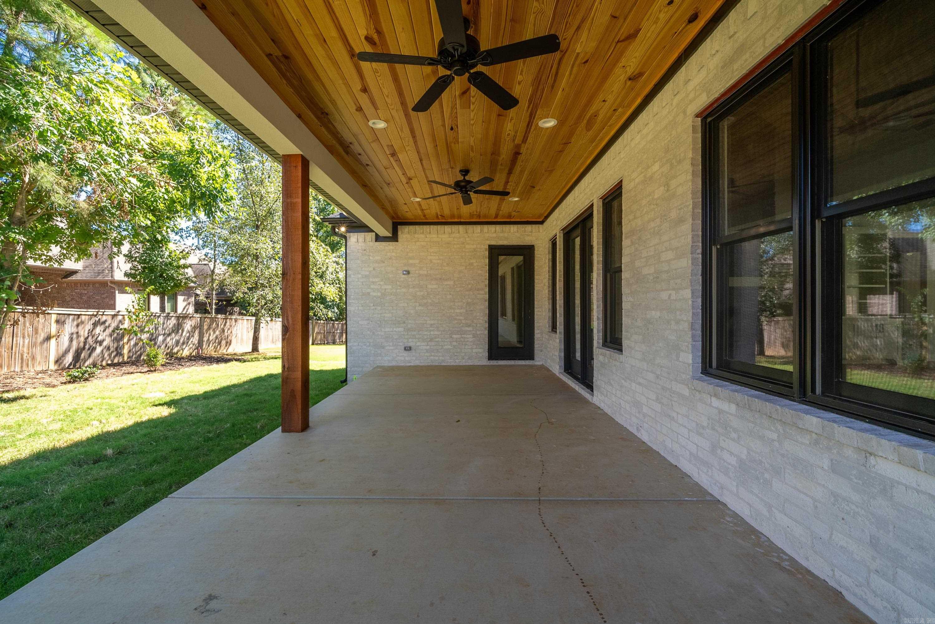 ARLINGTON PARK - Residential