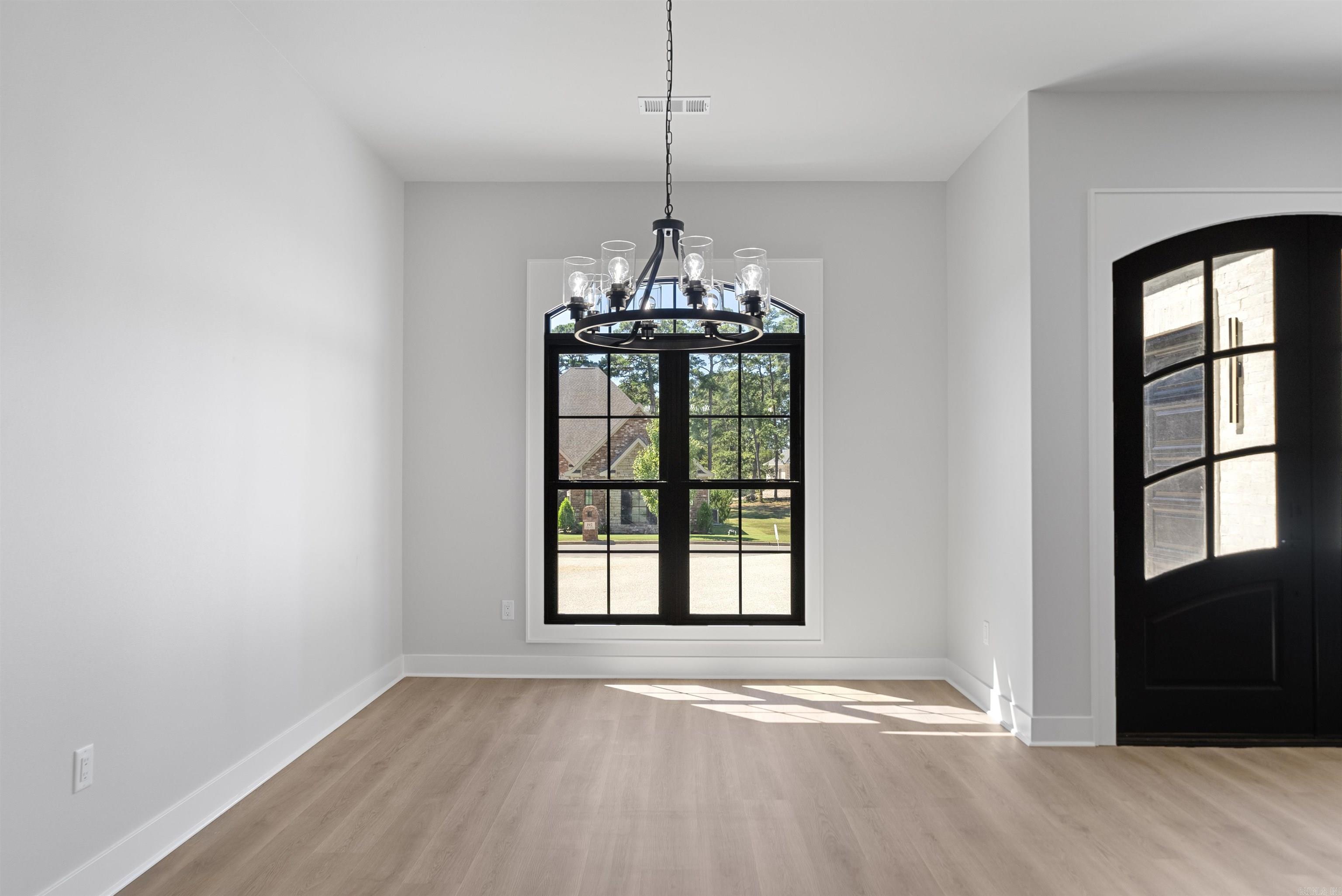 ARLINGTON PARK - Residential