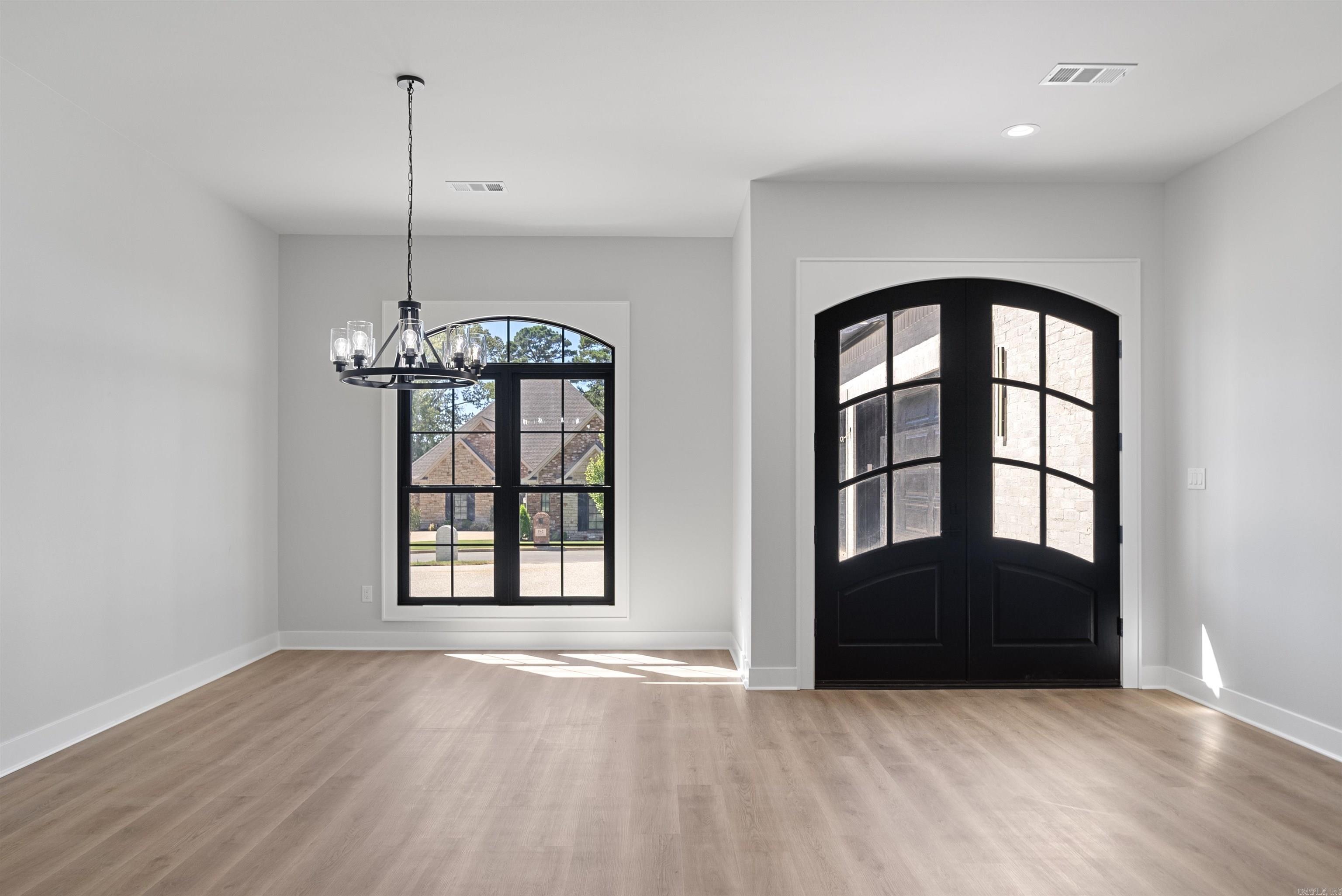 ARLINGTON PARK - Residential