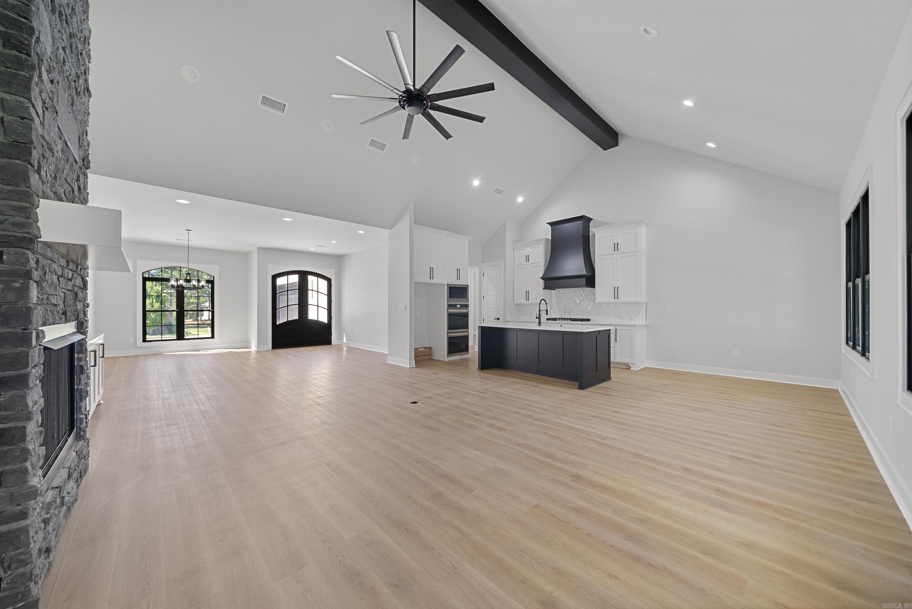 ARLINGTON PARK - Residential
