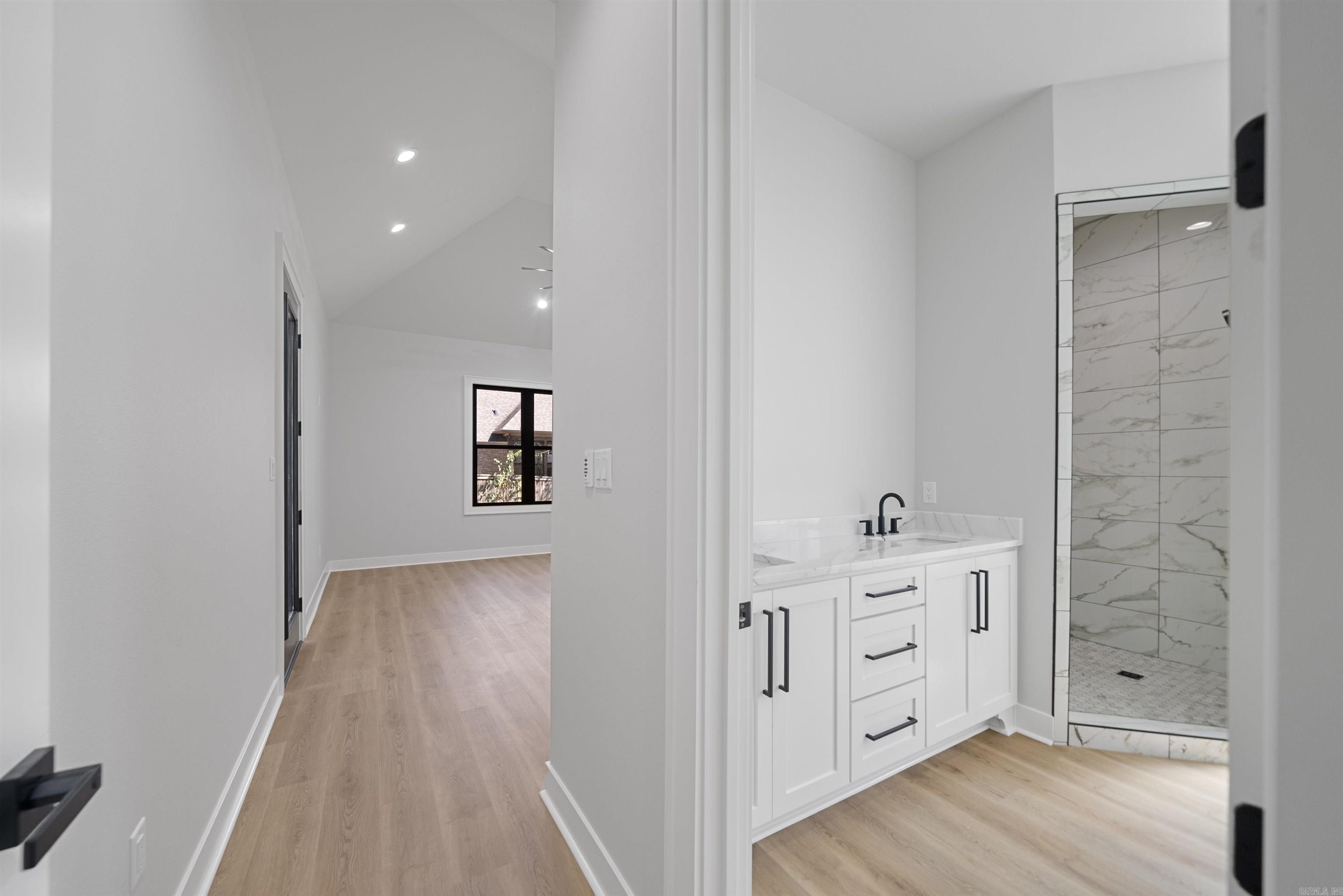 ARLINGTON PARK - Residential