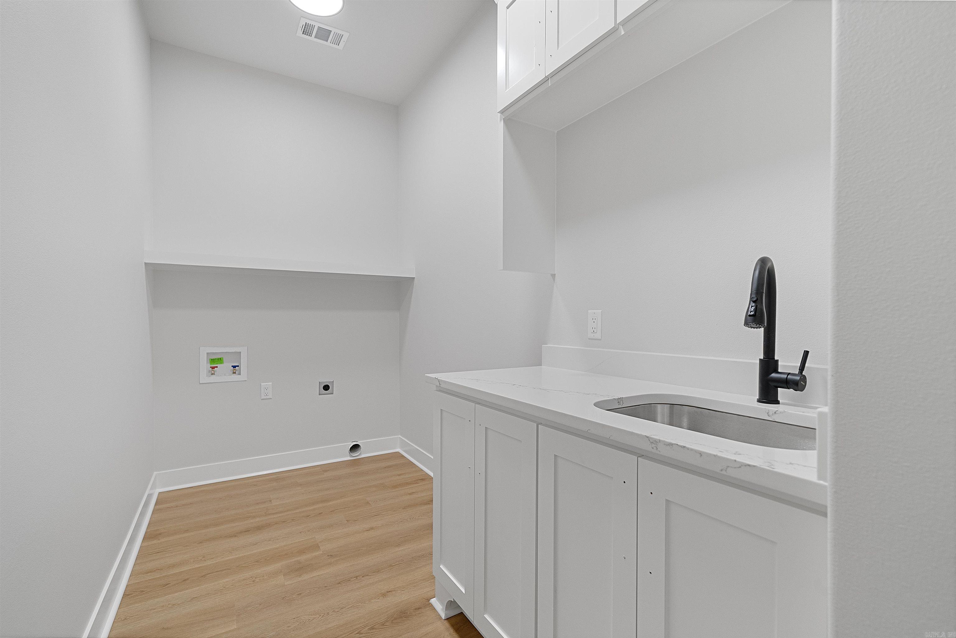 ARLINGTON PARK - Residential