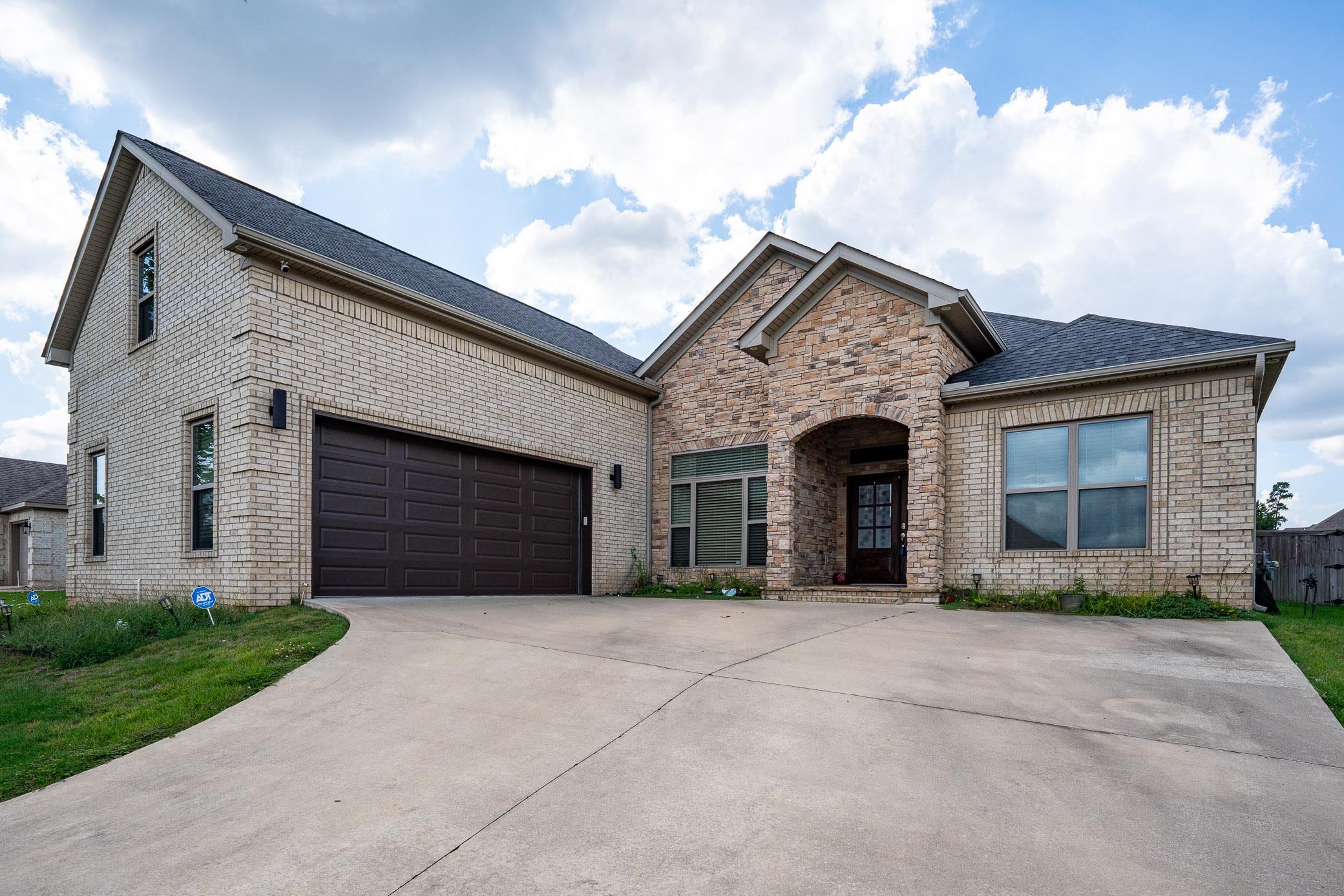 COUNTRY CLUB OF ARK THE - Residential