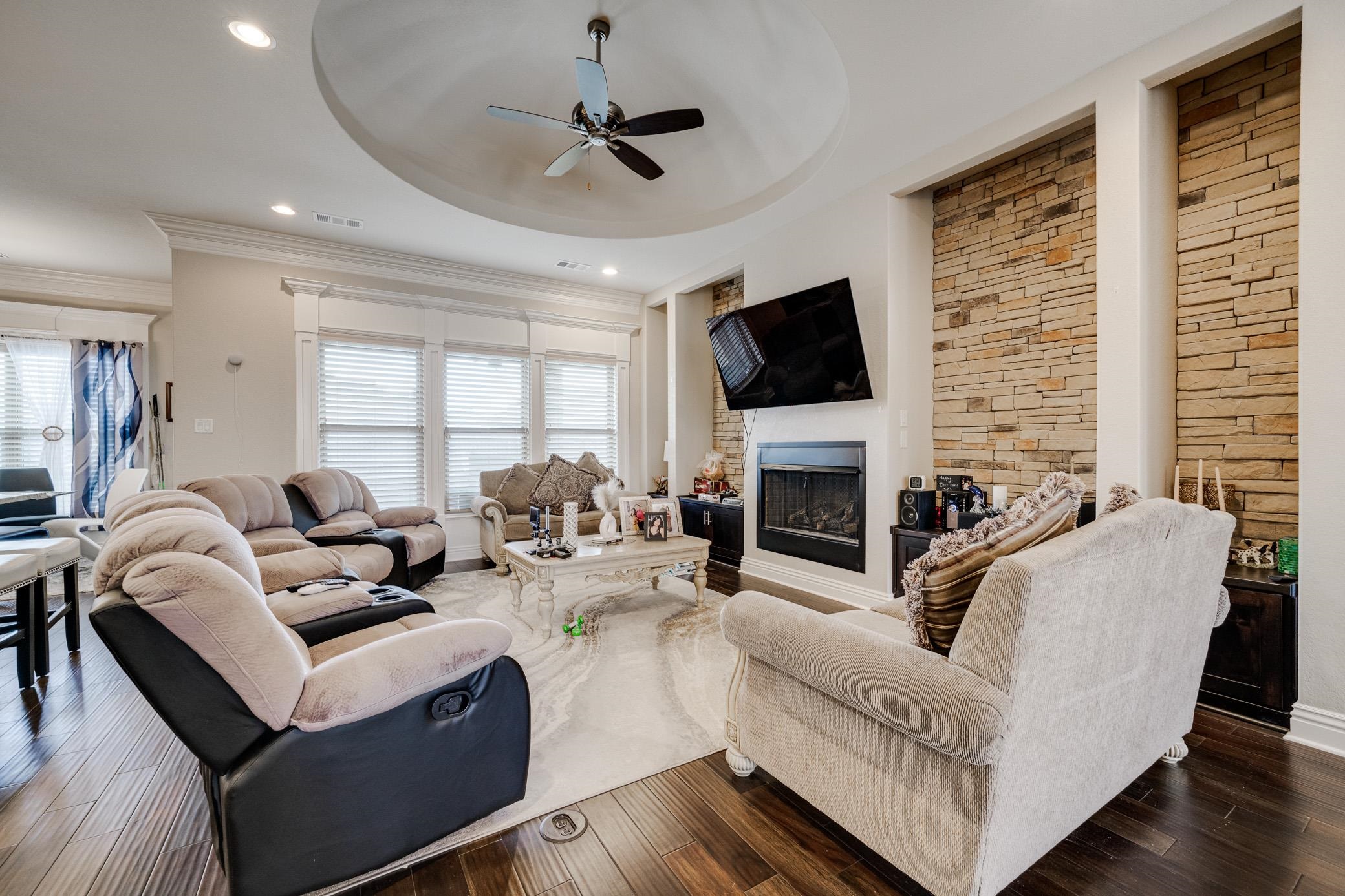 COUNTRY CLUB OF ARK THE - Residential