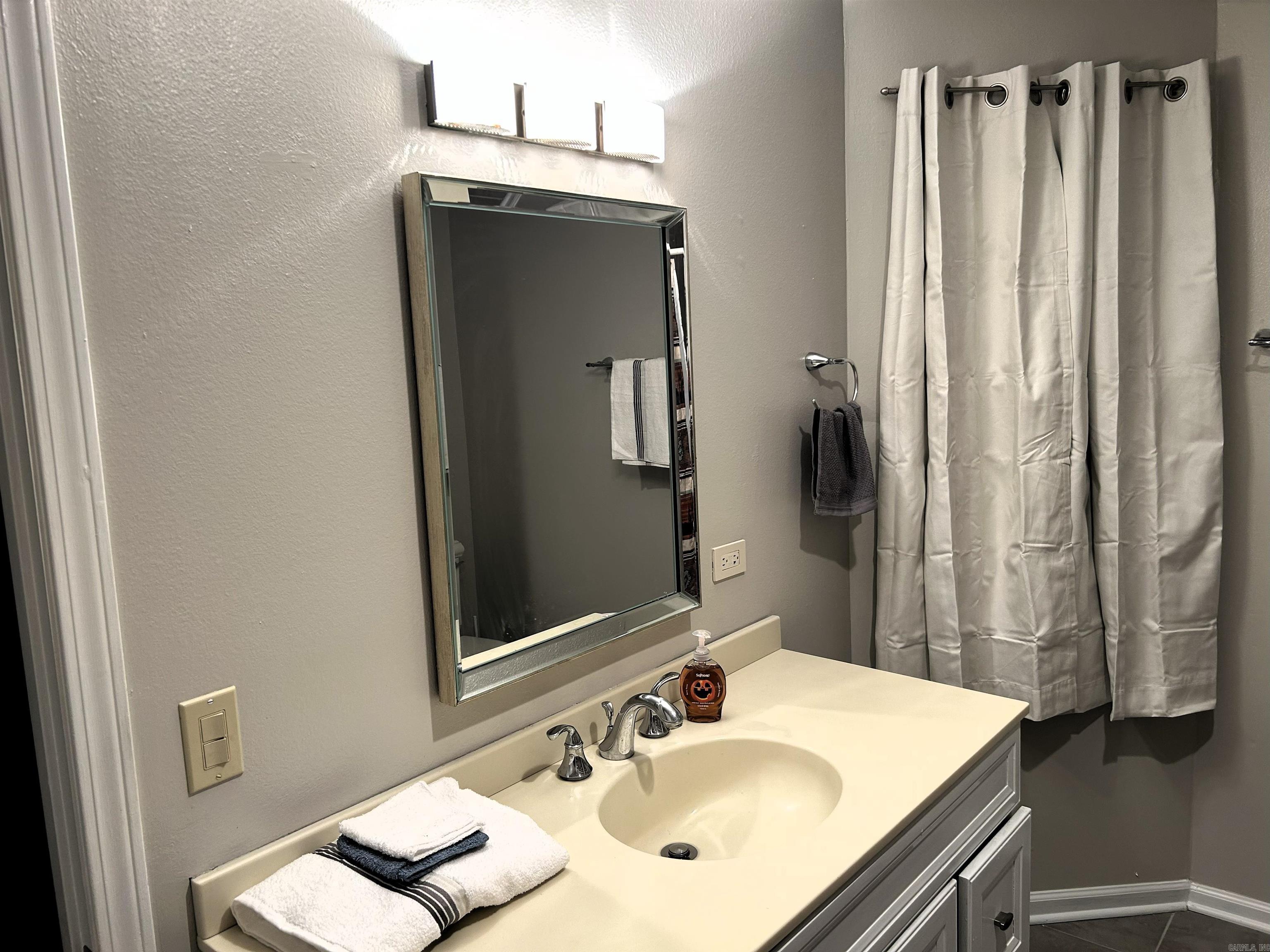 SUMMER HILL PLACE - Residential