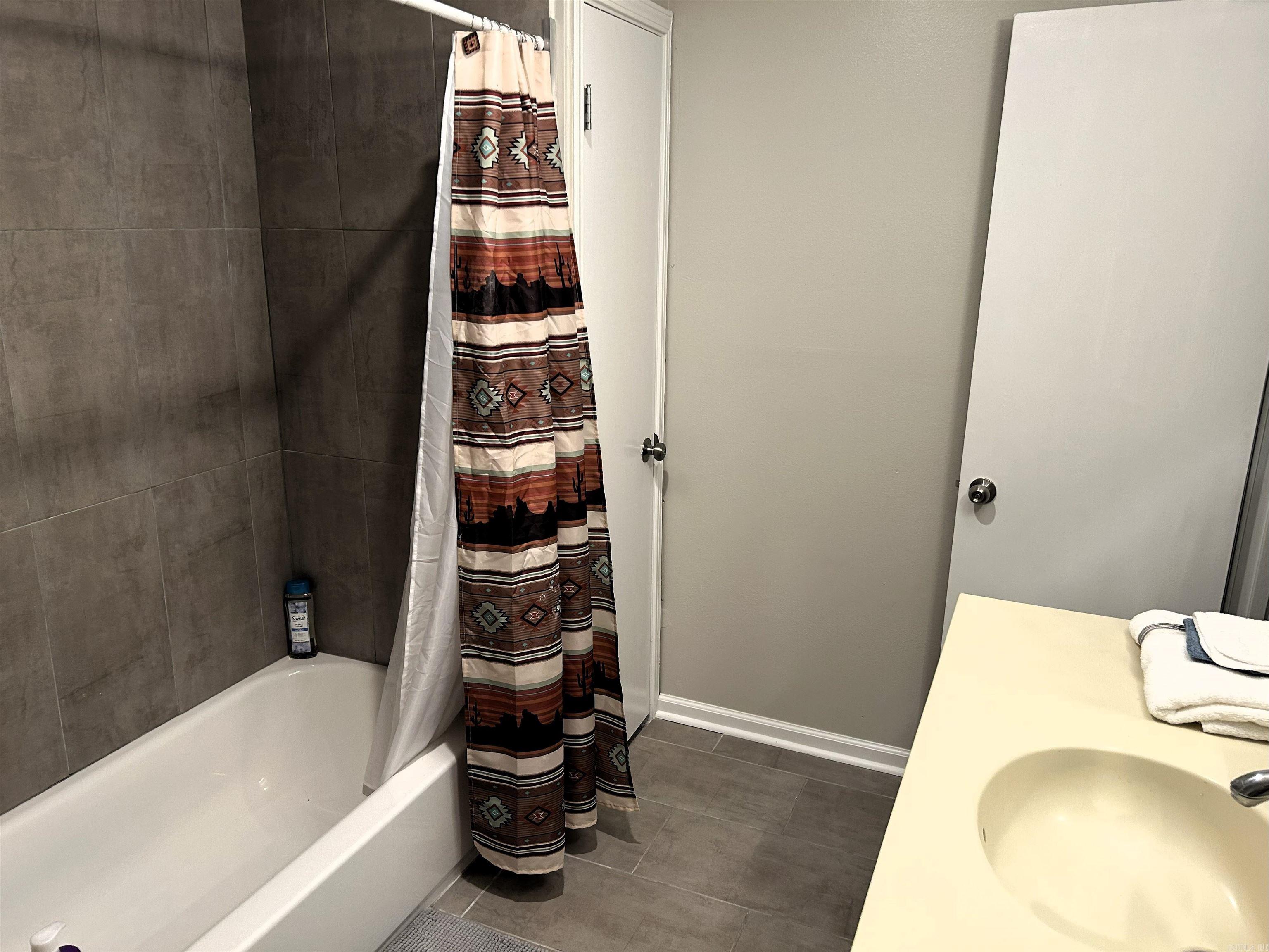 SUMMER HILL PLACE - Residential