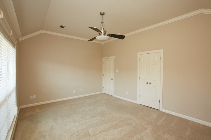 COUNTRY CLUB OF ARK THE - Residential Lease