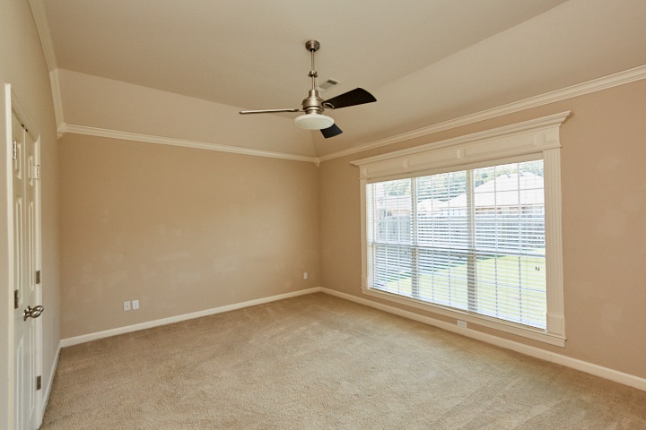 COUNTRY CLUB OF ARK THE - Residential Lease