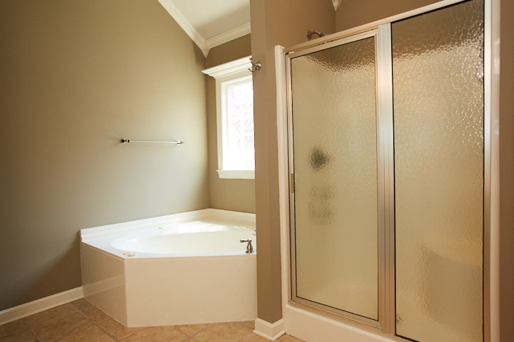 COUNTRY CLUB OF ARK THE - Residential Lease