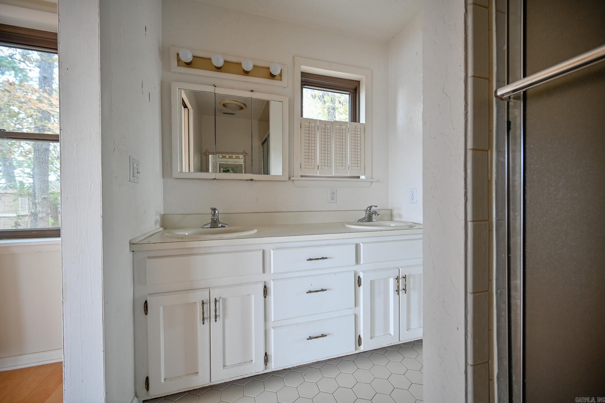 Lake Mena - Residential