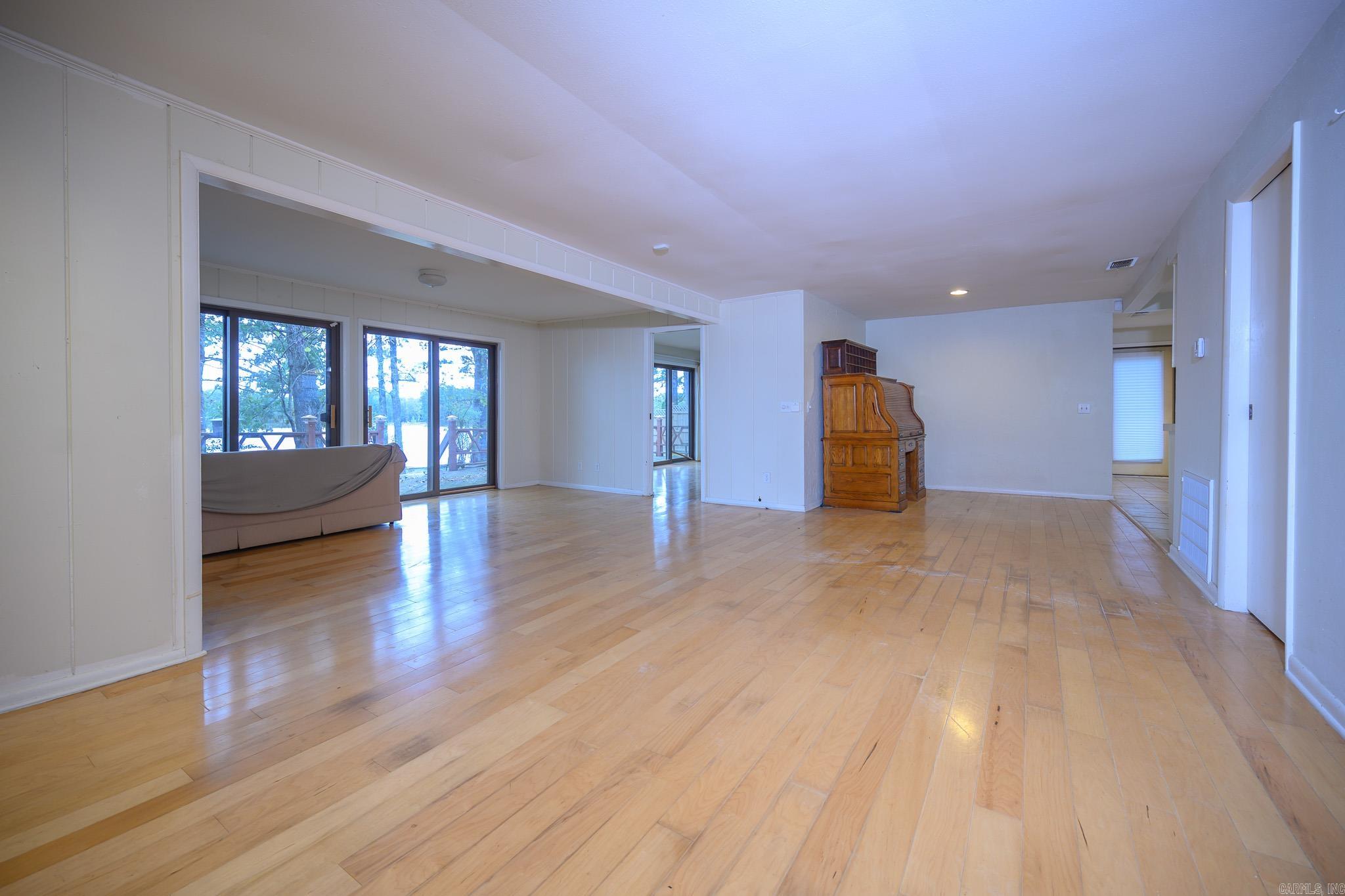 Lake Mena - Residential