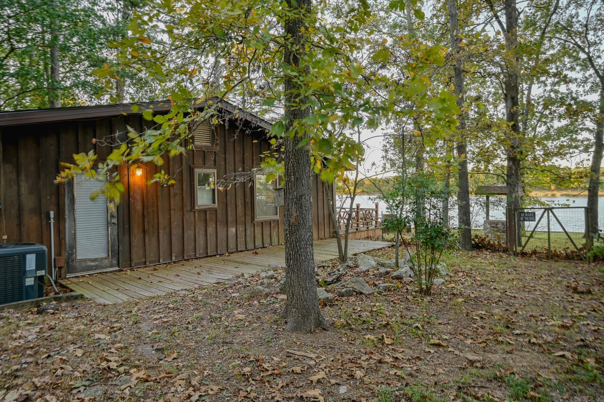 Lake Mena - Residential